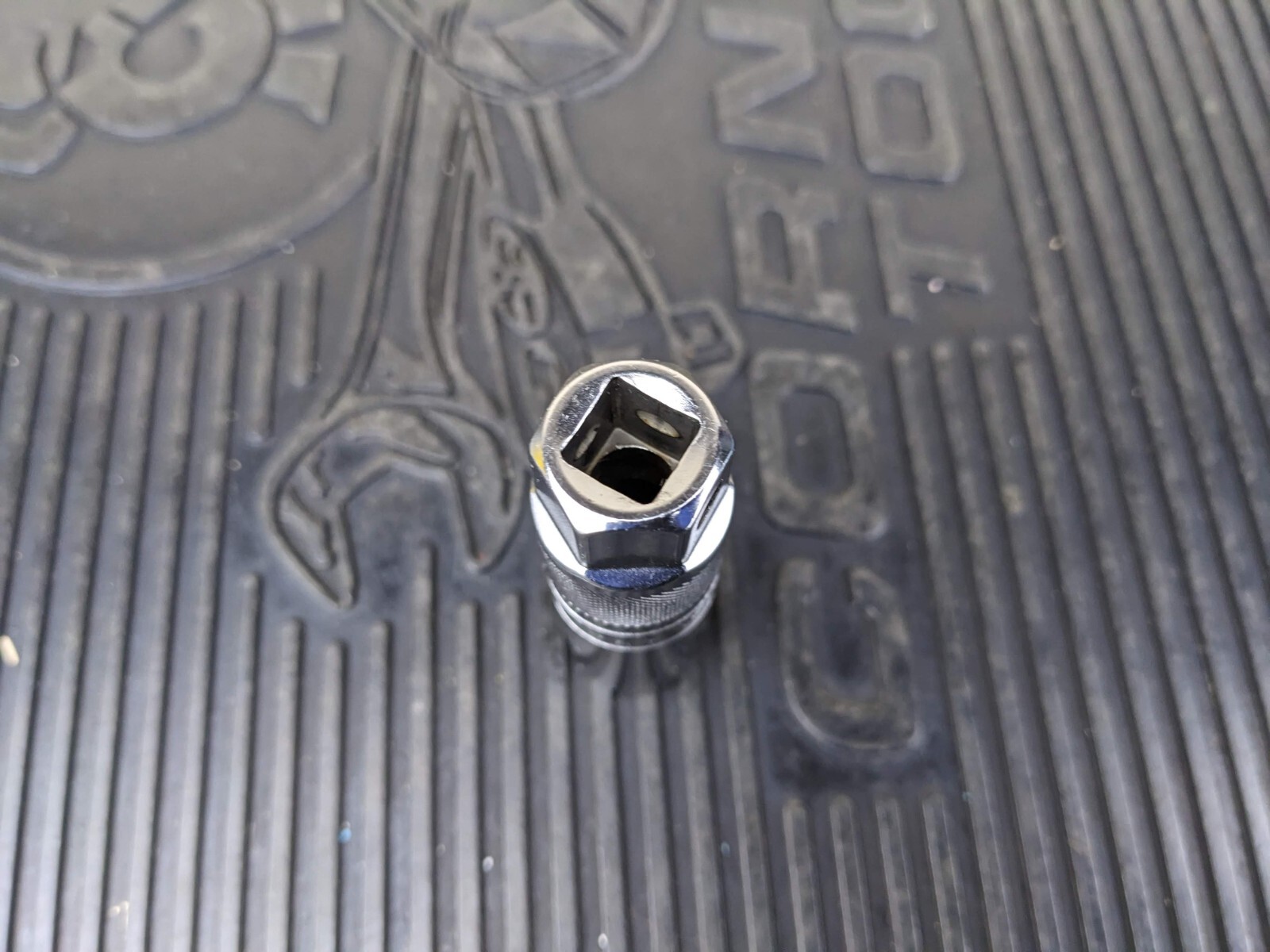 #be434 Snap On Tools 3/8″ Drive 5/8″ Retention Spark Plug Socket S9706KR