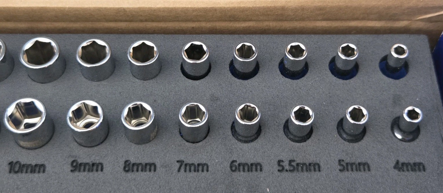 New Cornwell BluePower CBP271FS-1/4″ Dr 27 Pc Metric Skt Set & Flex Head Ratchet