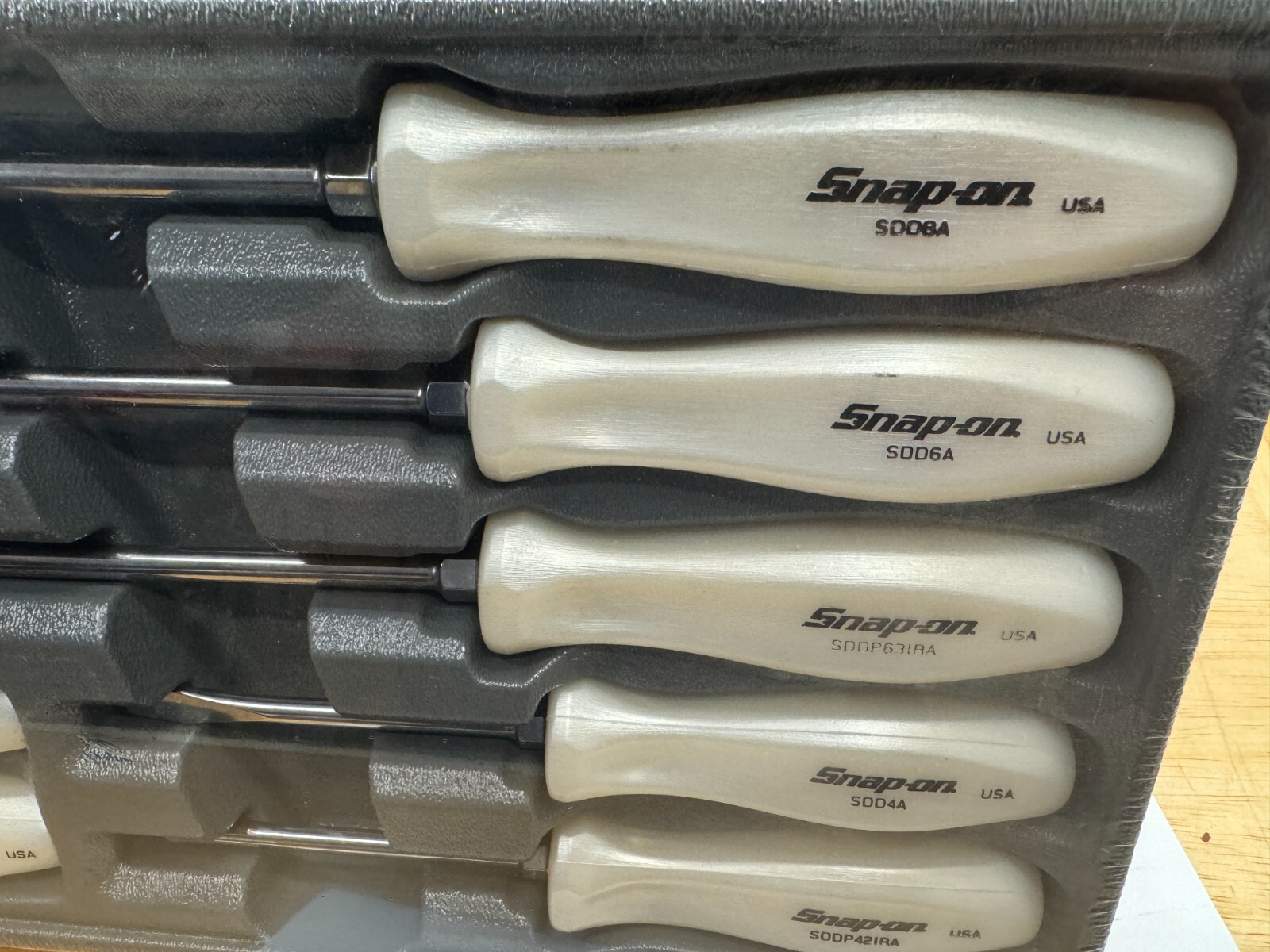 Snap-on Tools USA NEW NOS 7PC PEARL WHITE Hard Handle Screwdriver Set SDDX70APW