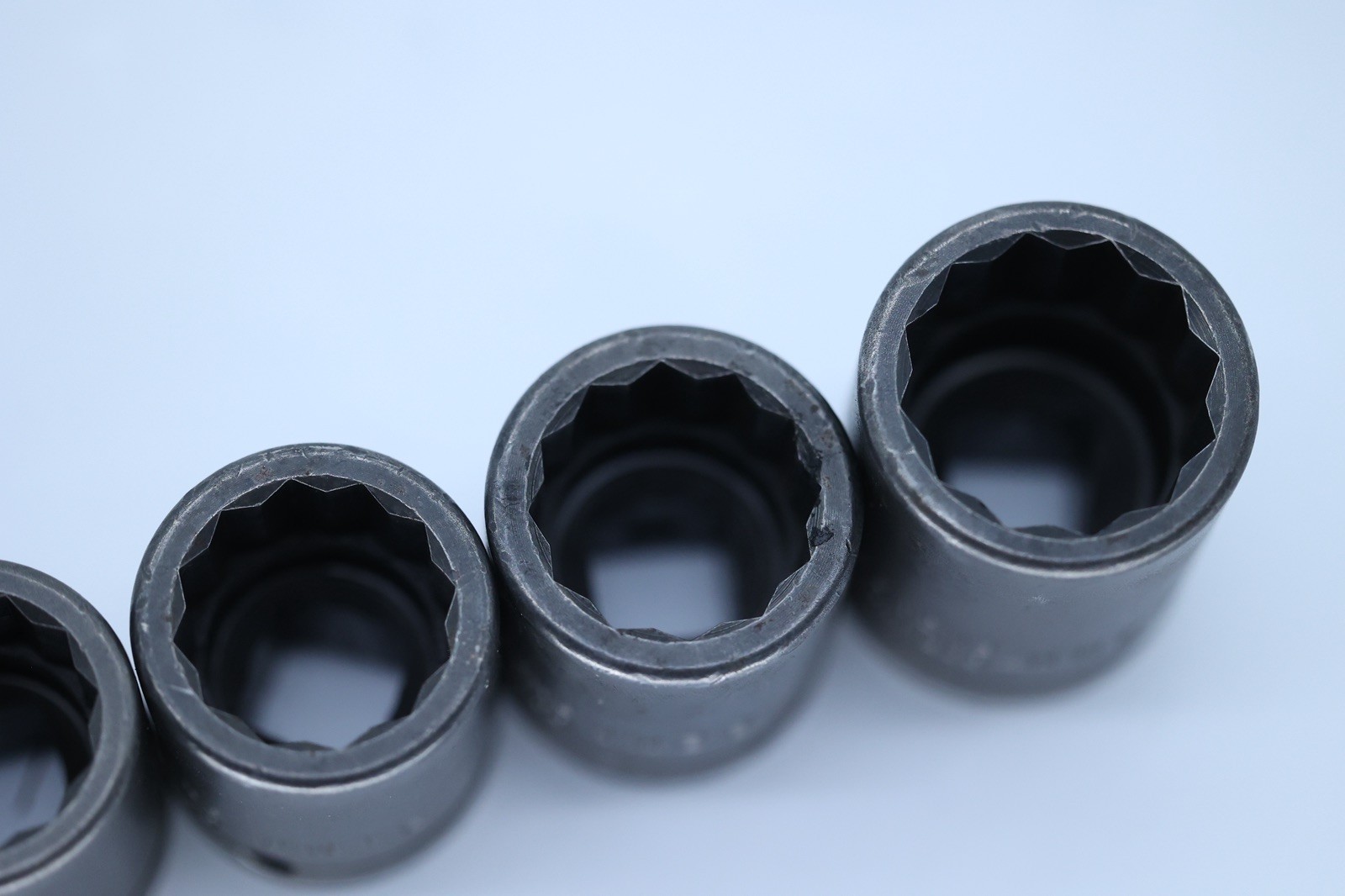 Cornwell USA 1/2″ Drive 14 Piece Metric Shallow Impact Socket Set 12 Point