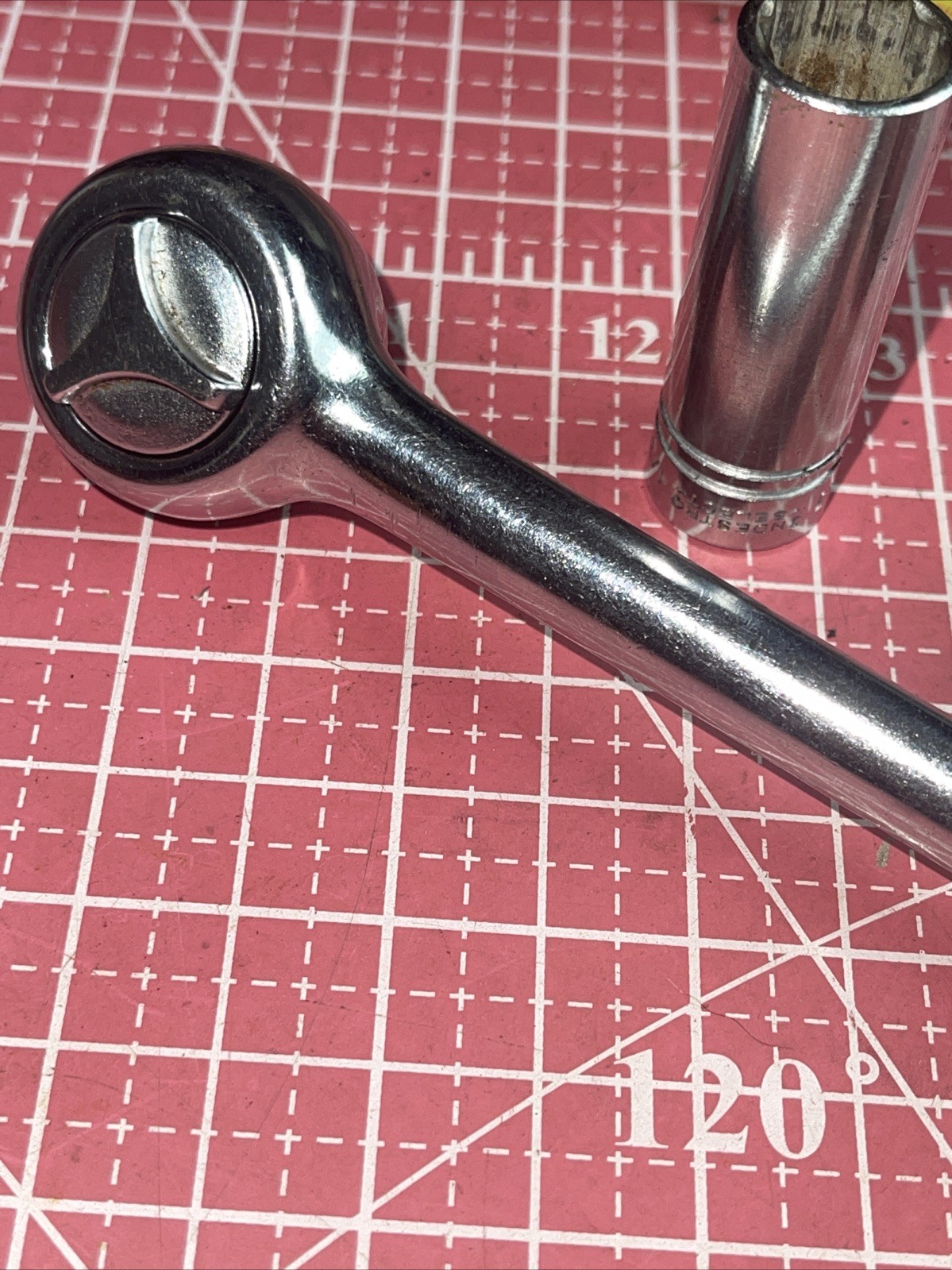 Vintage Indestro USA Super No 2775 3/8 Drive Ratchet 3/8” + 3 Sockets 1/2 5/8