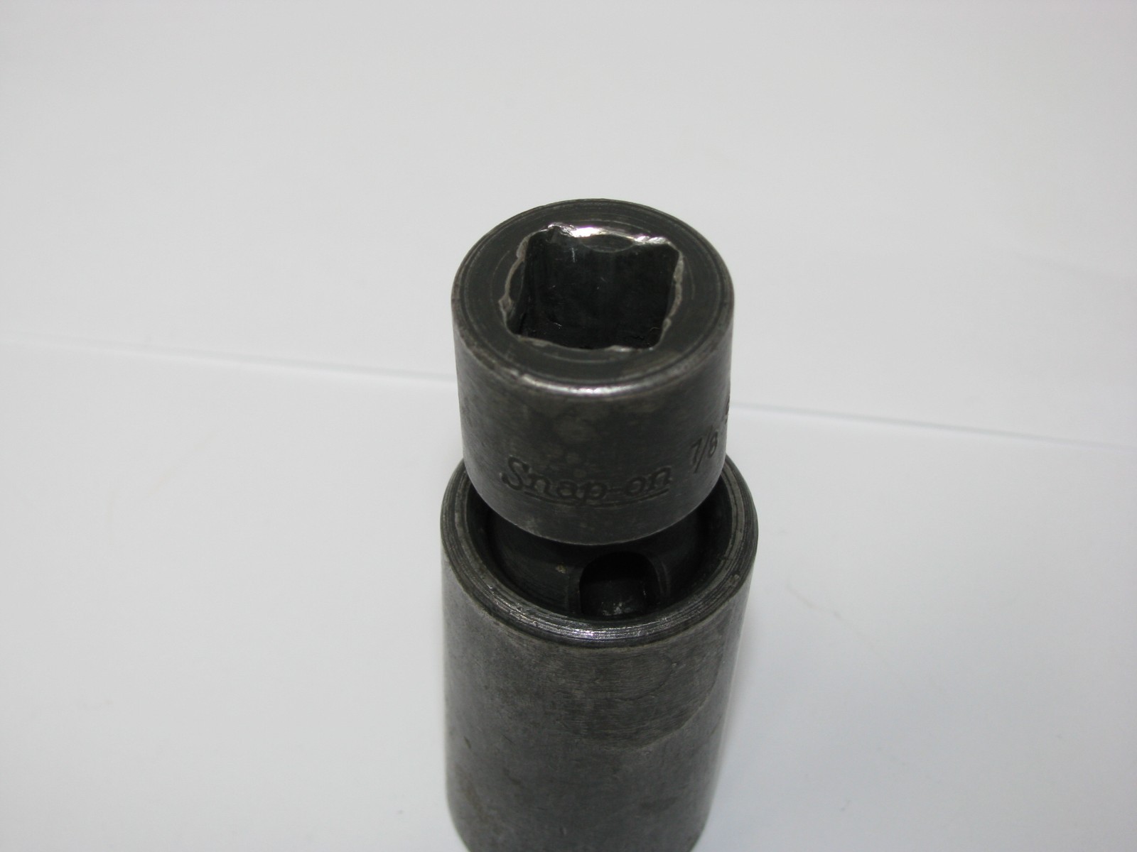 Snap-on 1/2″ Drive 6 point 7/8″ Impact Swivel Socket SIMB280A USA