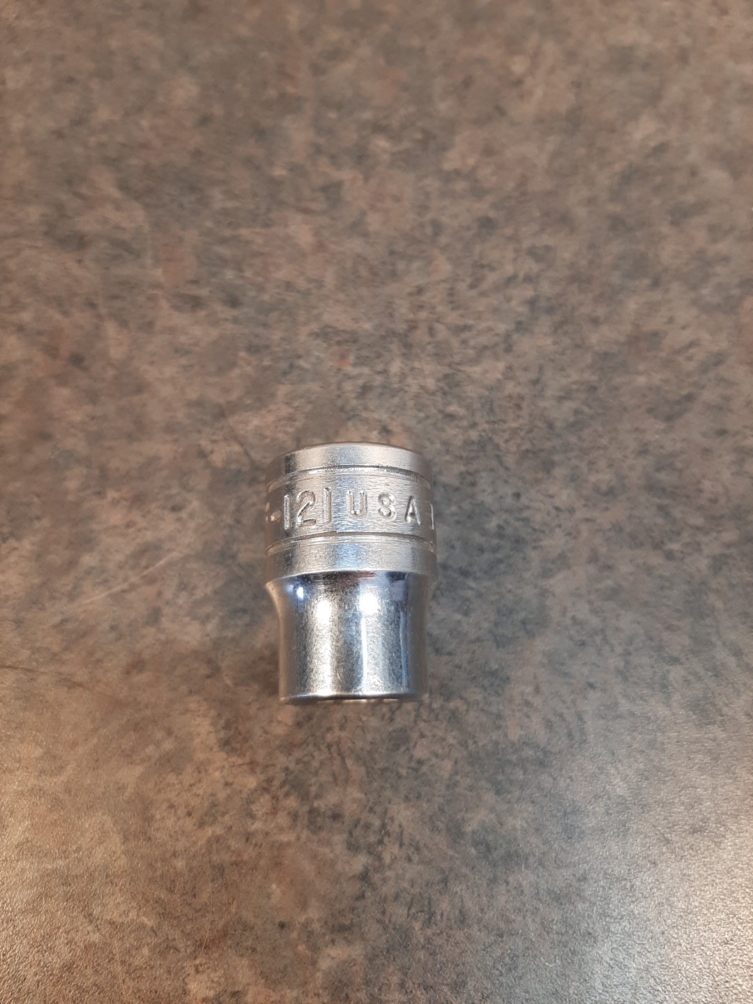 Snap-on 3/8″ Drive 3/8″ SAE Shallow 12 Point Socket F121 USA