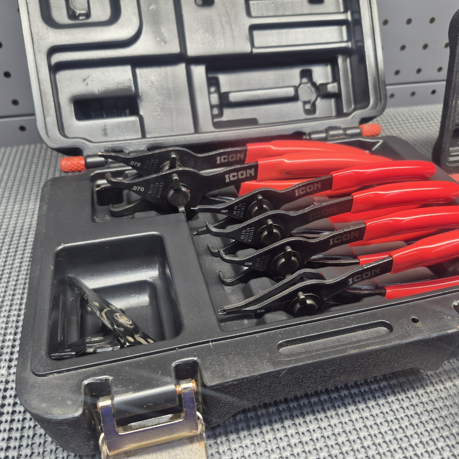 Icon 6-Piece Snap Ring Plier Kit & Icon 50 Piece Bolt Extractor Kit Open Box