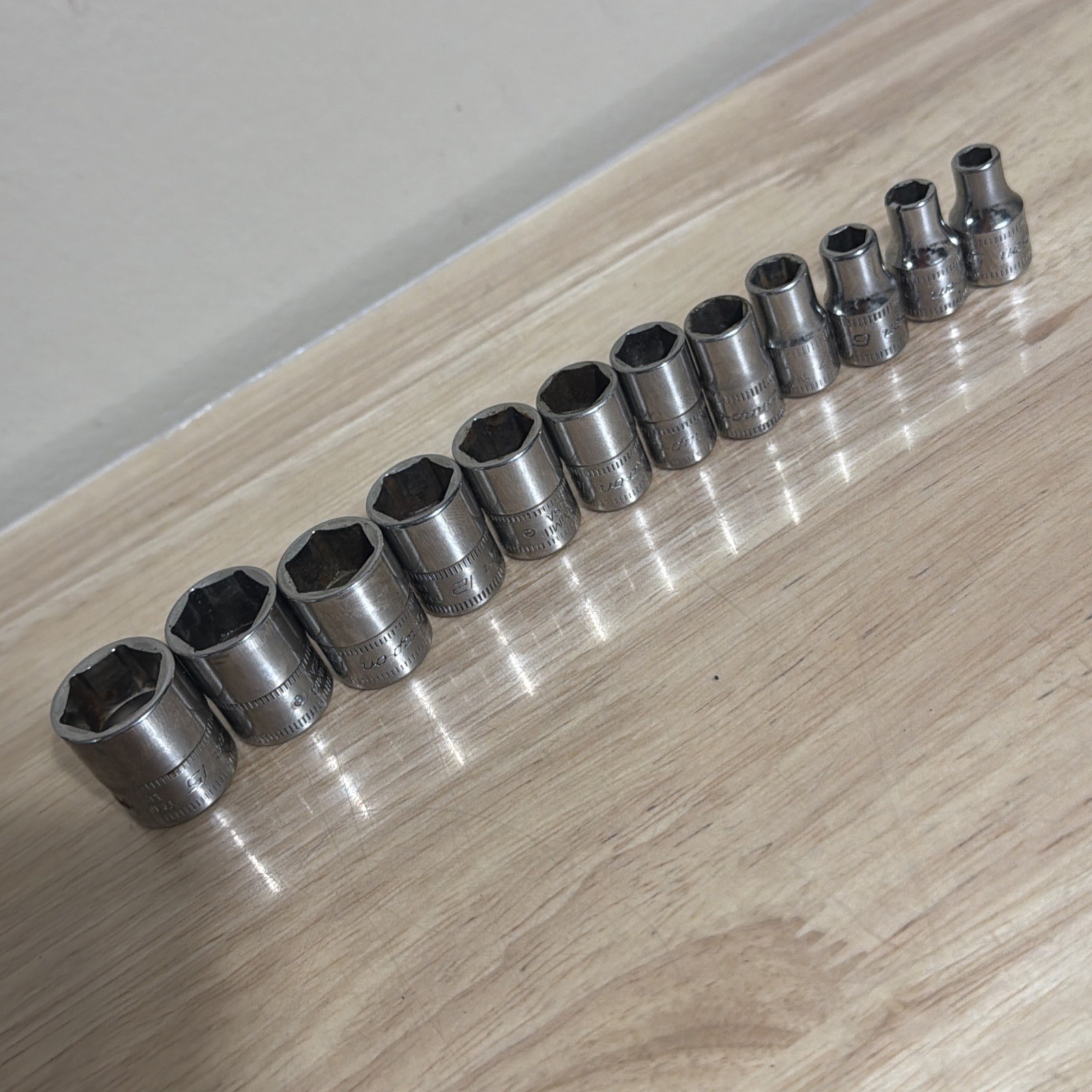 Snap-on™ 1/4″ drive 5 thru 15 mm 6-point Shallow Socket Set 112TMMY