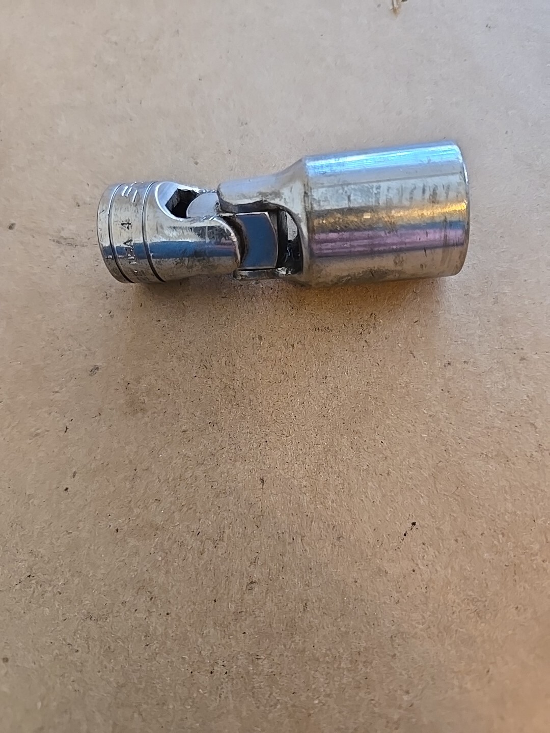 Snap On 3/8″ Drive 11/16″ 6PT SAE Deep Chrome Universal Swivel Socket FSU22