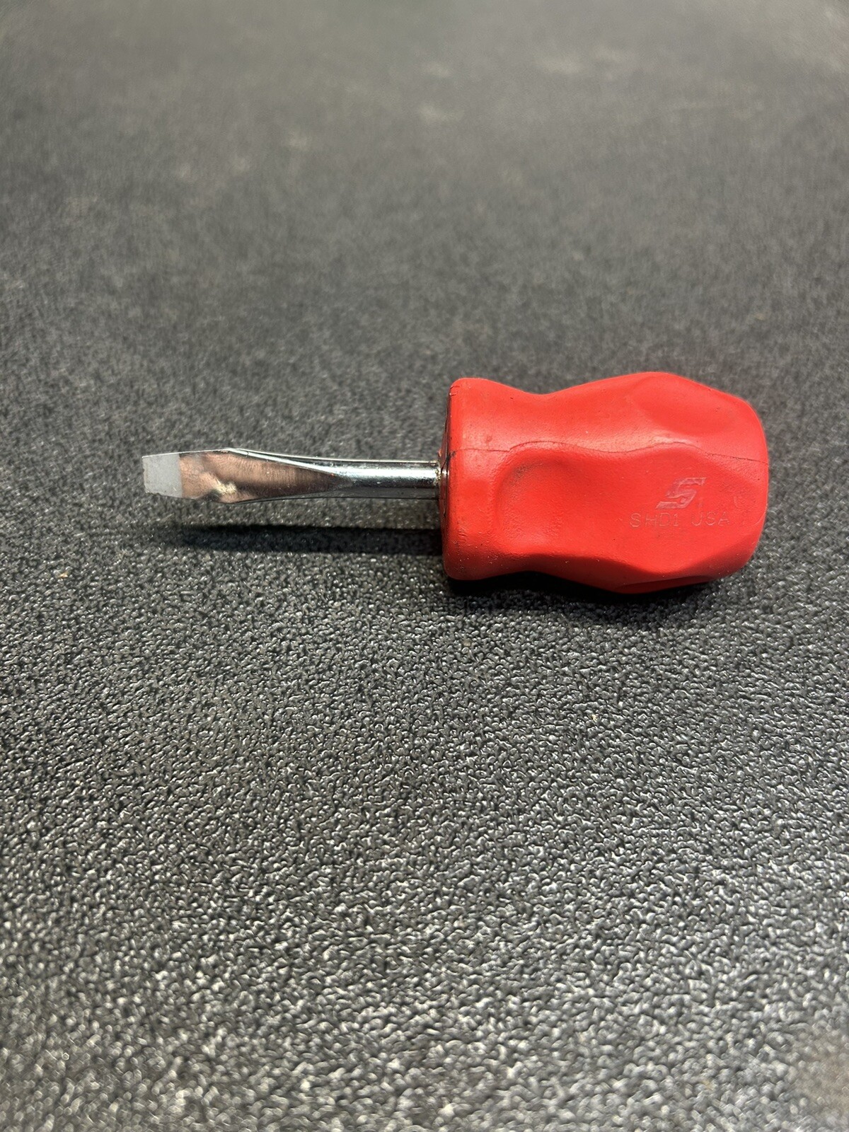 Snap-on Tools SHD1 – Stubby Mini Flat Head Screwdriver Red Hard Handle USA