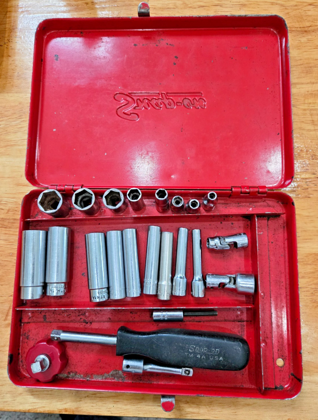 23 piece Snap On socket set with case 1/4″ SAE 6Pt Circa 1960s-1970s