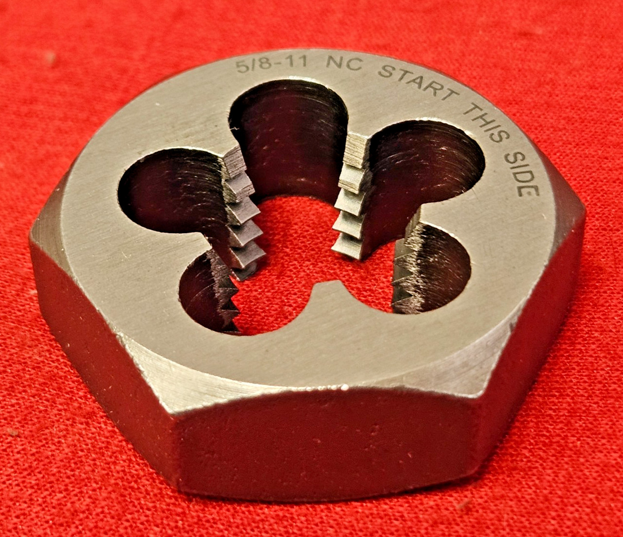 7252 5/8-11 NC x 1-1/4″ Hex Die Irwin Hanson Carbon Steel Rethreading