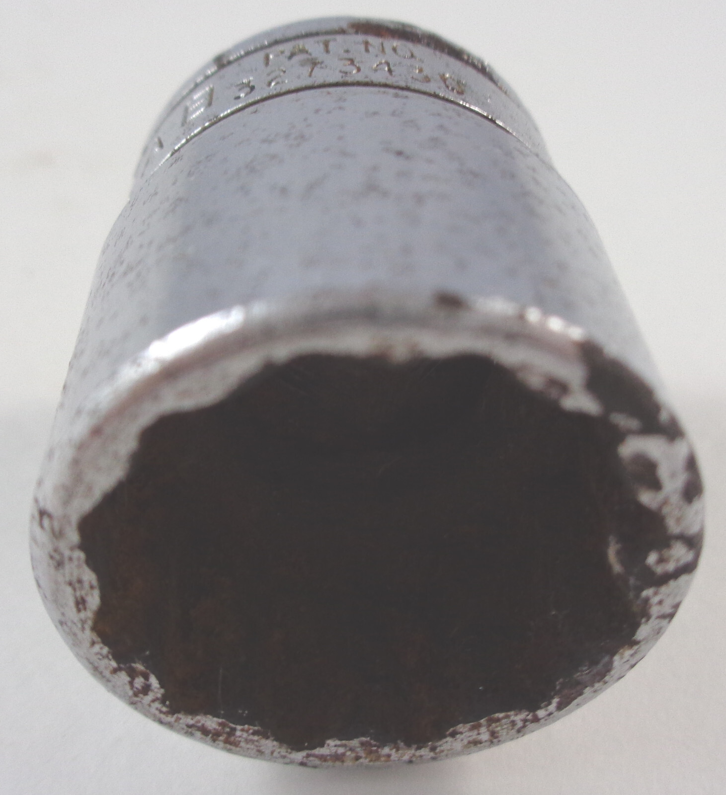 Snap-on USA F18M 3/8″ drive 18mm metric 12 point shallow chrome socket