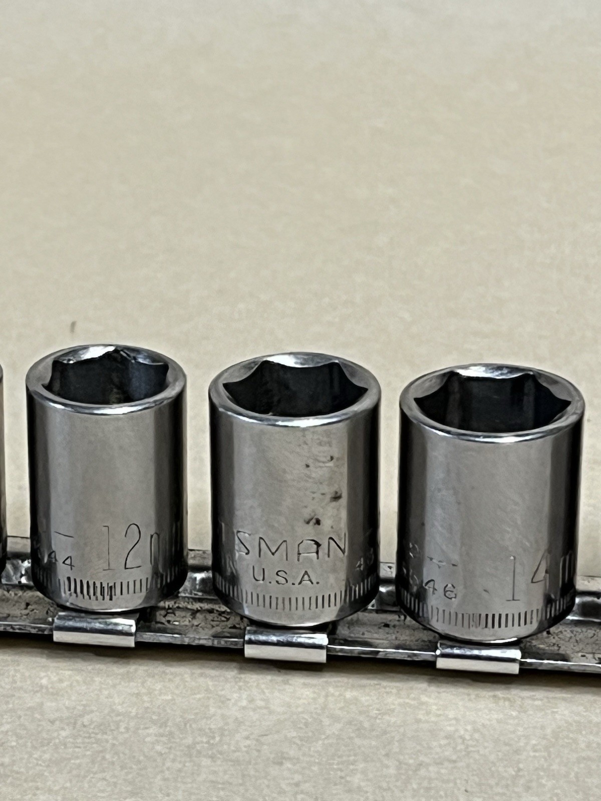 Craftsman USA 3/8” Drive Metric Socket Set 9-21mm No Skips G Series 13pc W/ Rack