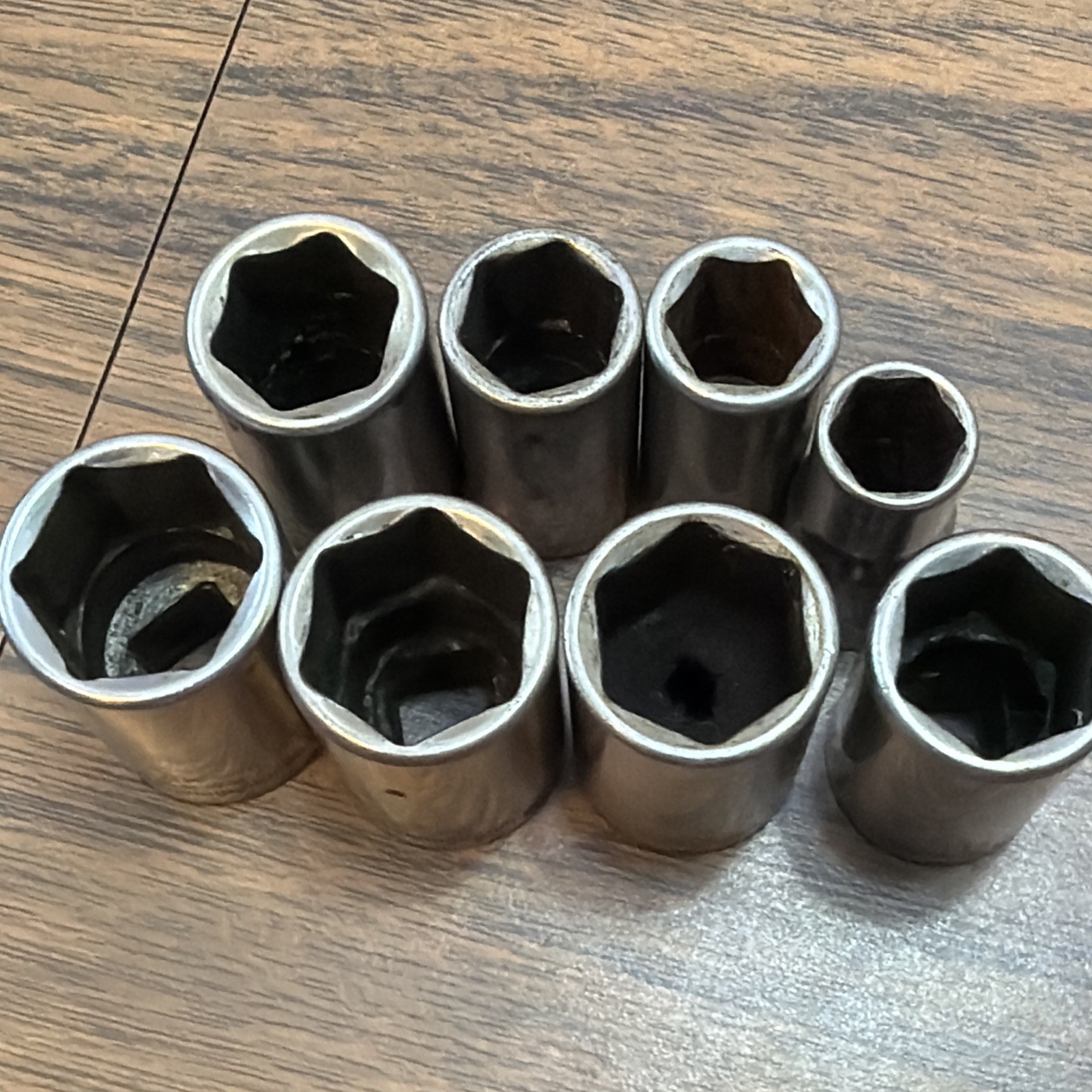 Craftsman USA GK 8 pc 3/8″ Drive Metric Mid-Length Socket Partial 10-19mm 43219