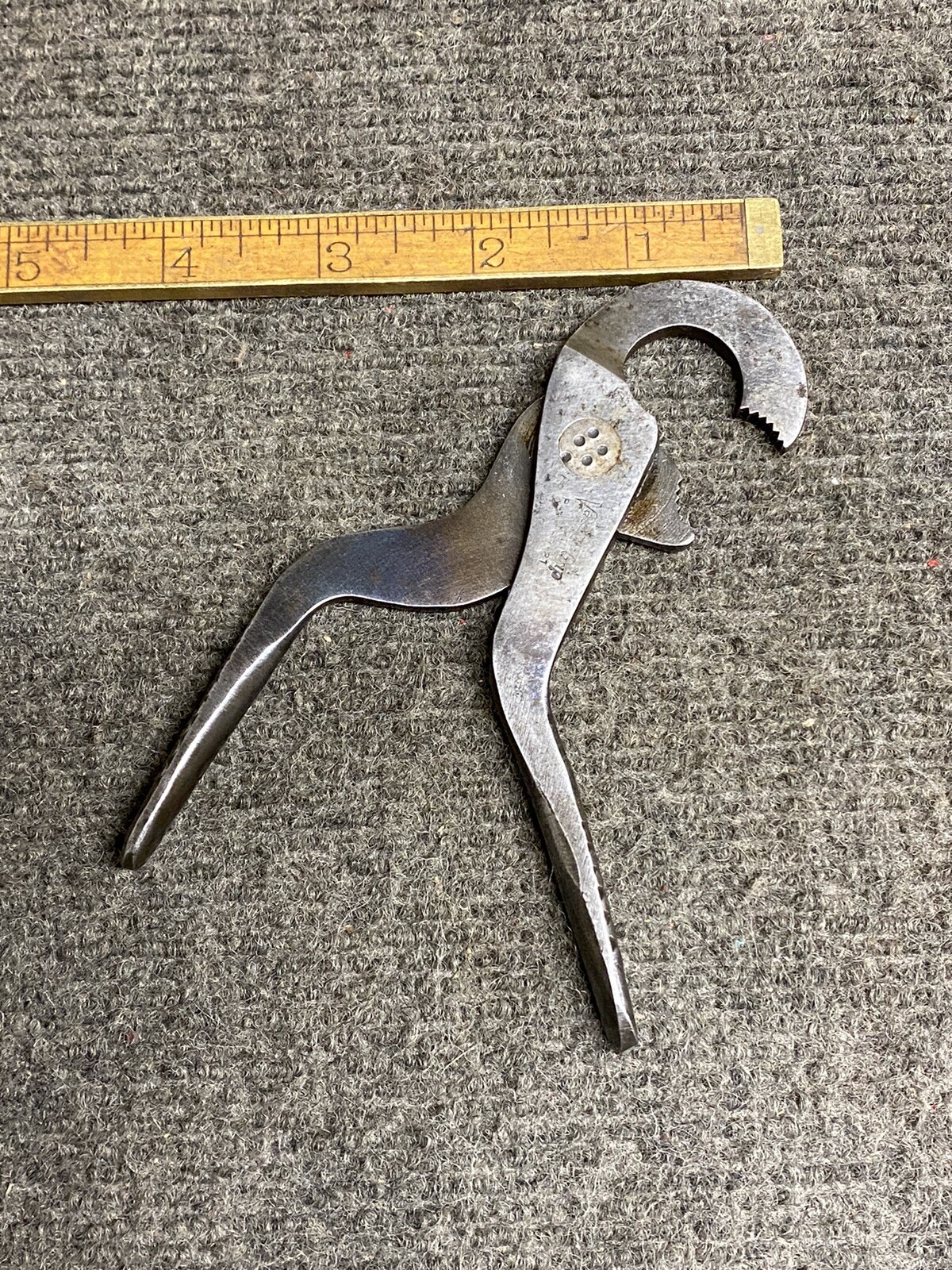 RARE VACUUM GRIP PRE SNAP ON No. 14 STEELDRAULIC PLIERS FORGED STEEL PROD 1921