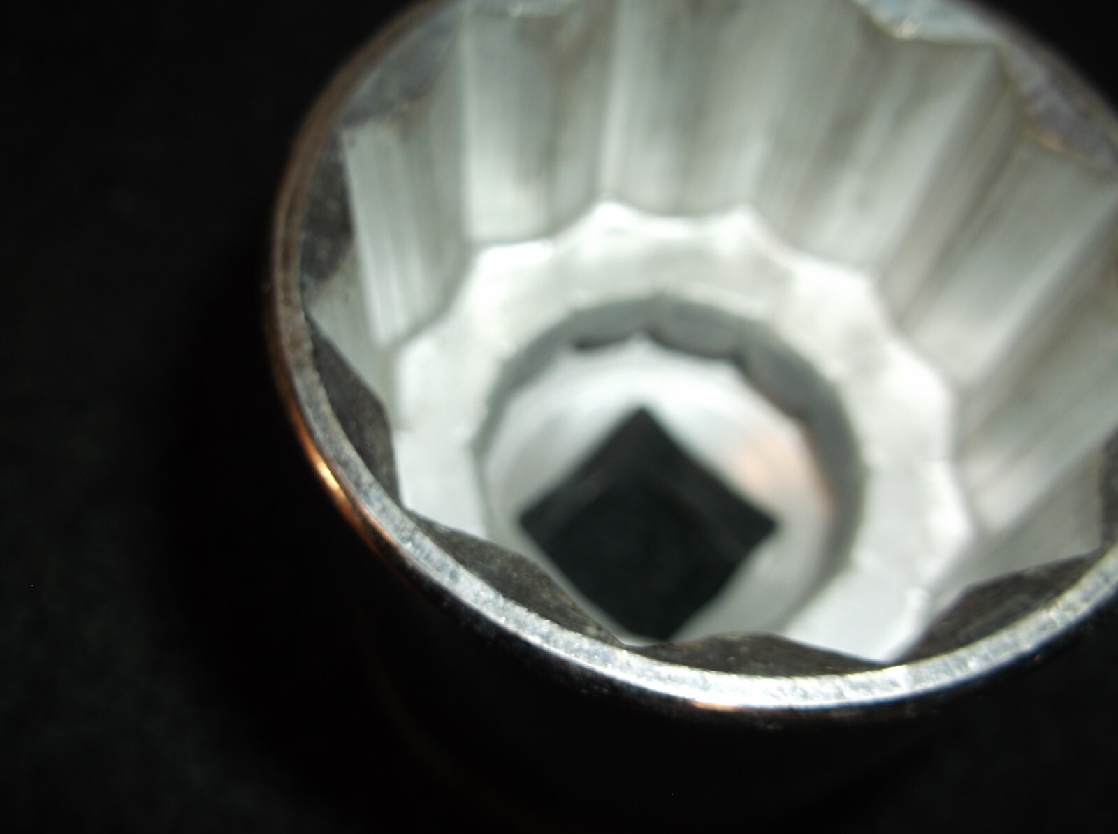 Armstrong 1-1/2″ Shallow Socket 12-point 1/2 in Drive 12-148 Chrome USA