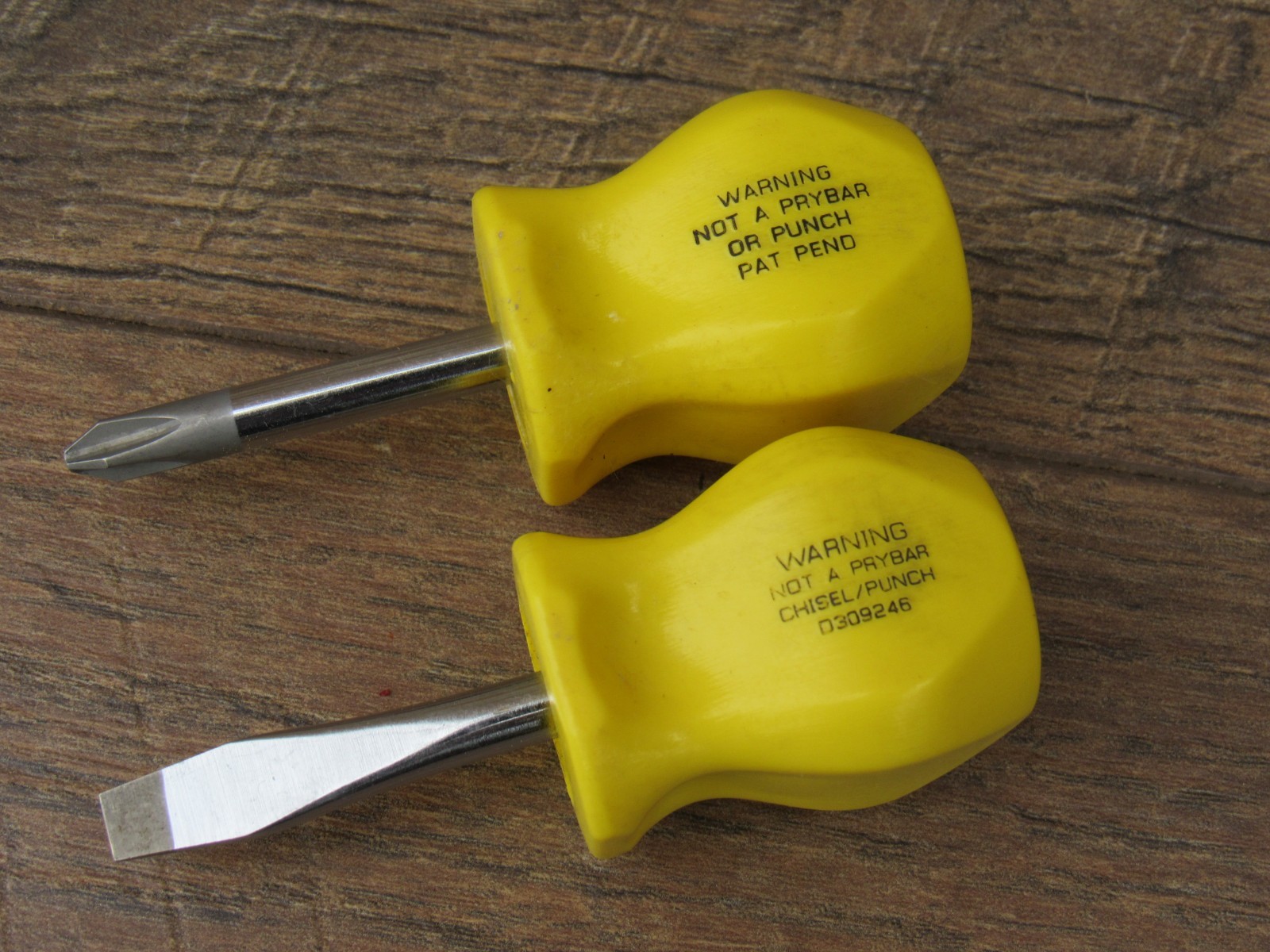SNAP ON SDD1 FLAT TIP SDDP22 # 2 PHILLIPS STUBBY YELLOW HANDLE SCREWDRIVER SET 2
