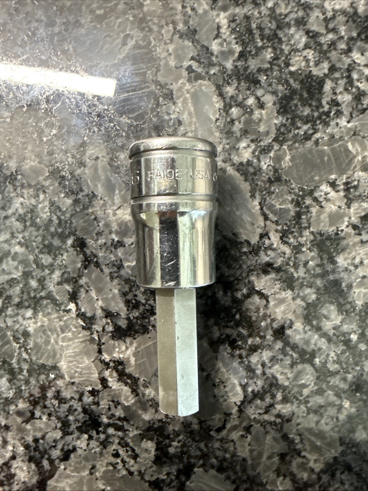 Snap-On 3/8″ Drive 5/16 Hex Socket, Model Number(FA10E), (Used Condition)