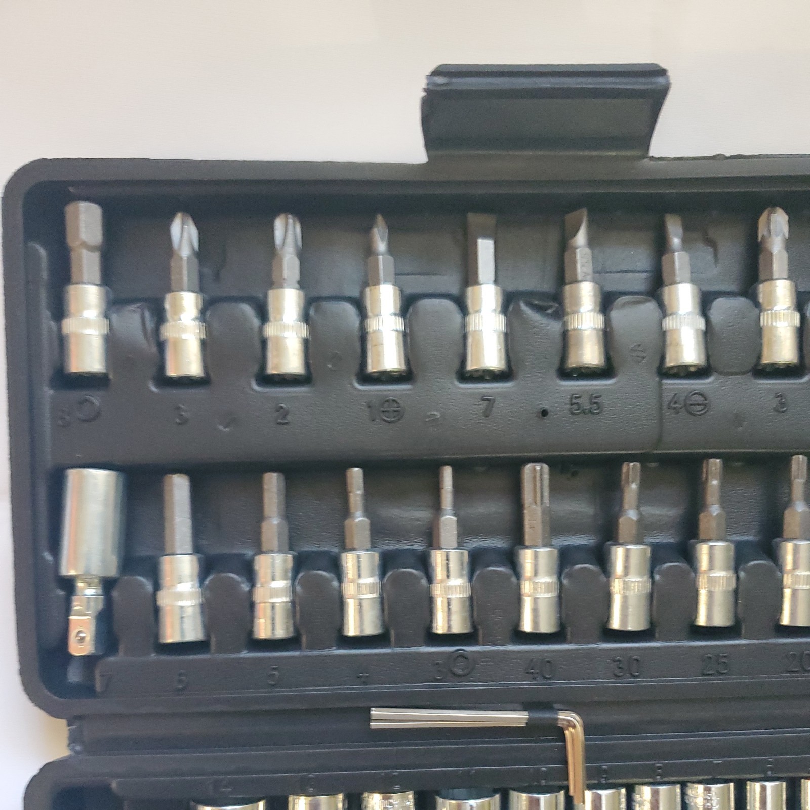 small set of tools. perfect. for motorbike or bicycle …