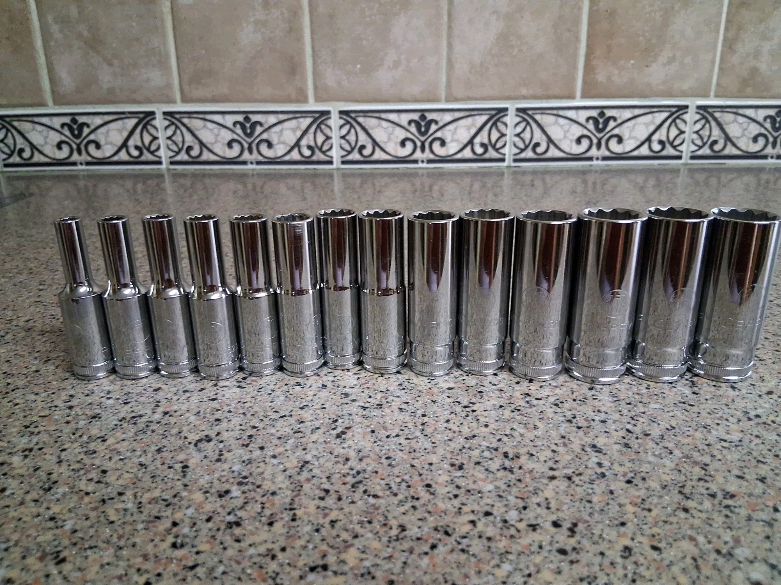 GEARWRENCH 14 Pc. 3/8 Drive 12 Pt. Deep Socket Set, Metric Easy Read