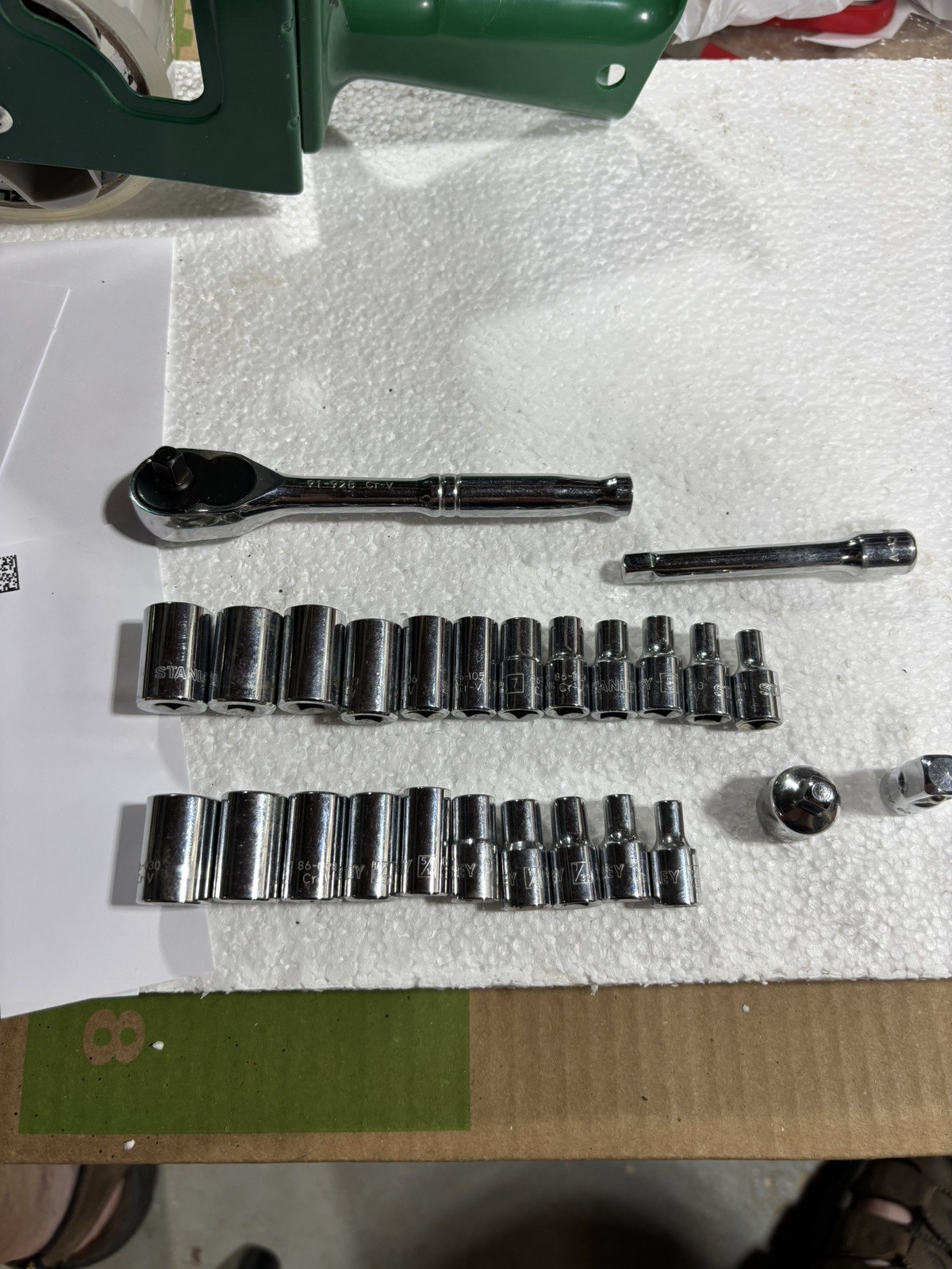Stanley 1/4 in. Socket SAE , Metric Set 26 Pieces