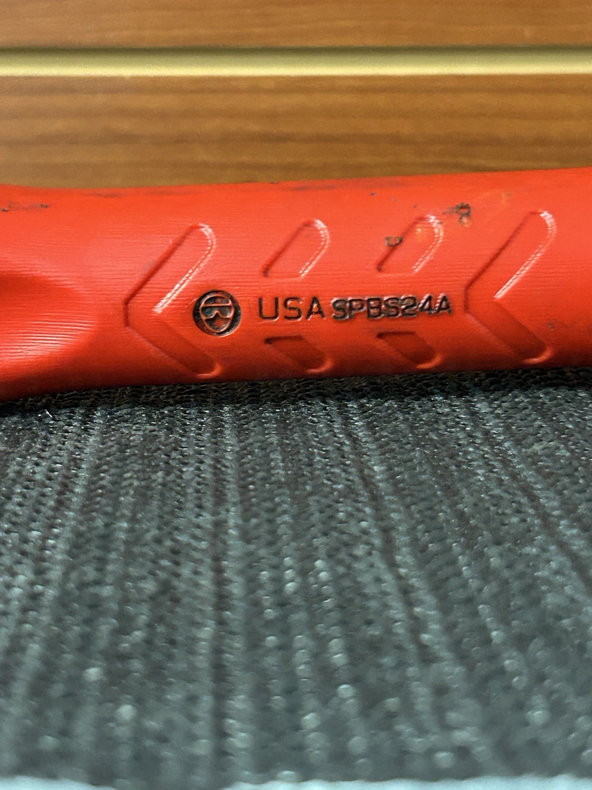 Snap-On Tools USA SPBS24A Red Hard Handle 24″ Inch Striking Pry Bar