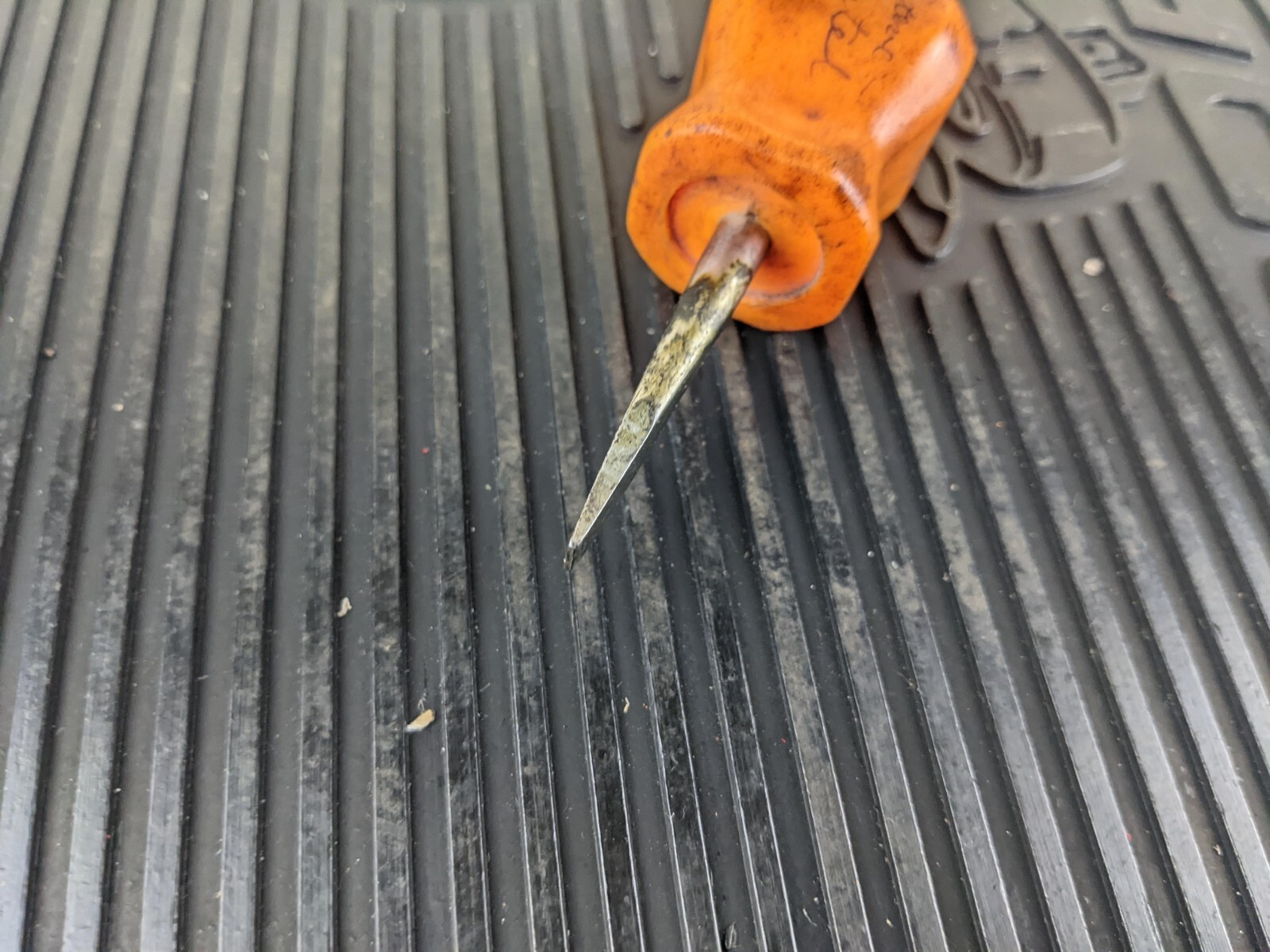 #as949 Snap On SDD1 Stubby Screwdriver Flat Tip-Orange Hard Handle