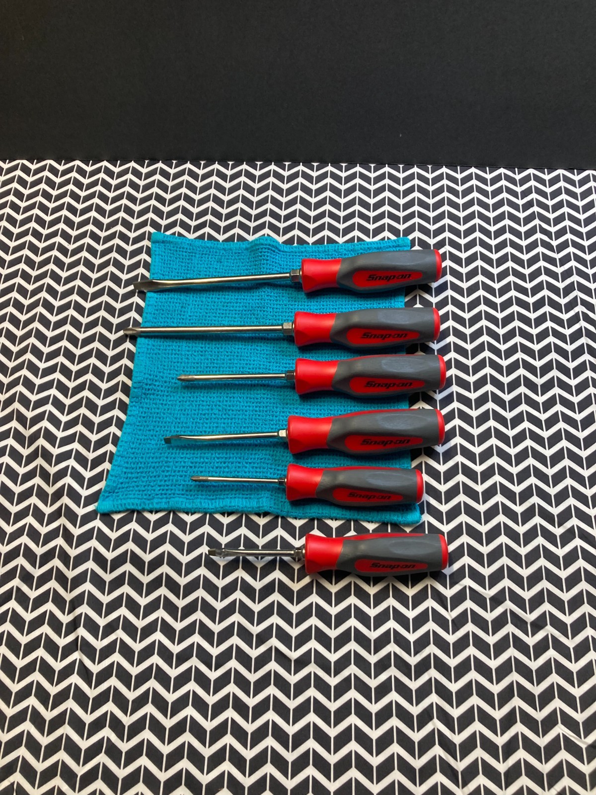 Snap-on™ Instinct Red hard Handled 6-piece Screwdriver