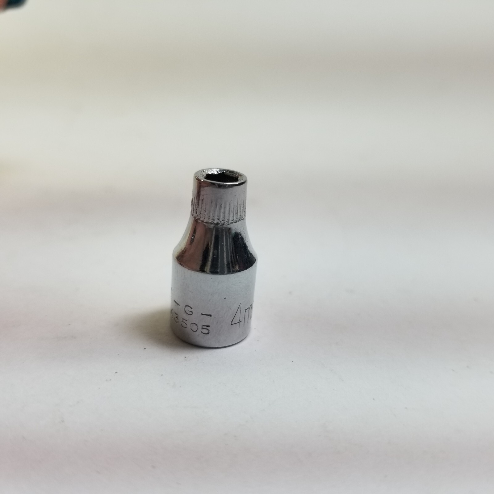 Vintage Craftsman 1/4″ Drive 4MM 6 Pt Shallow Socket G 43505 Top Knurl USA