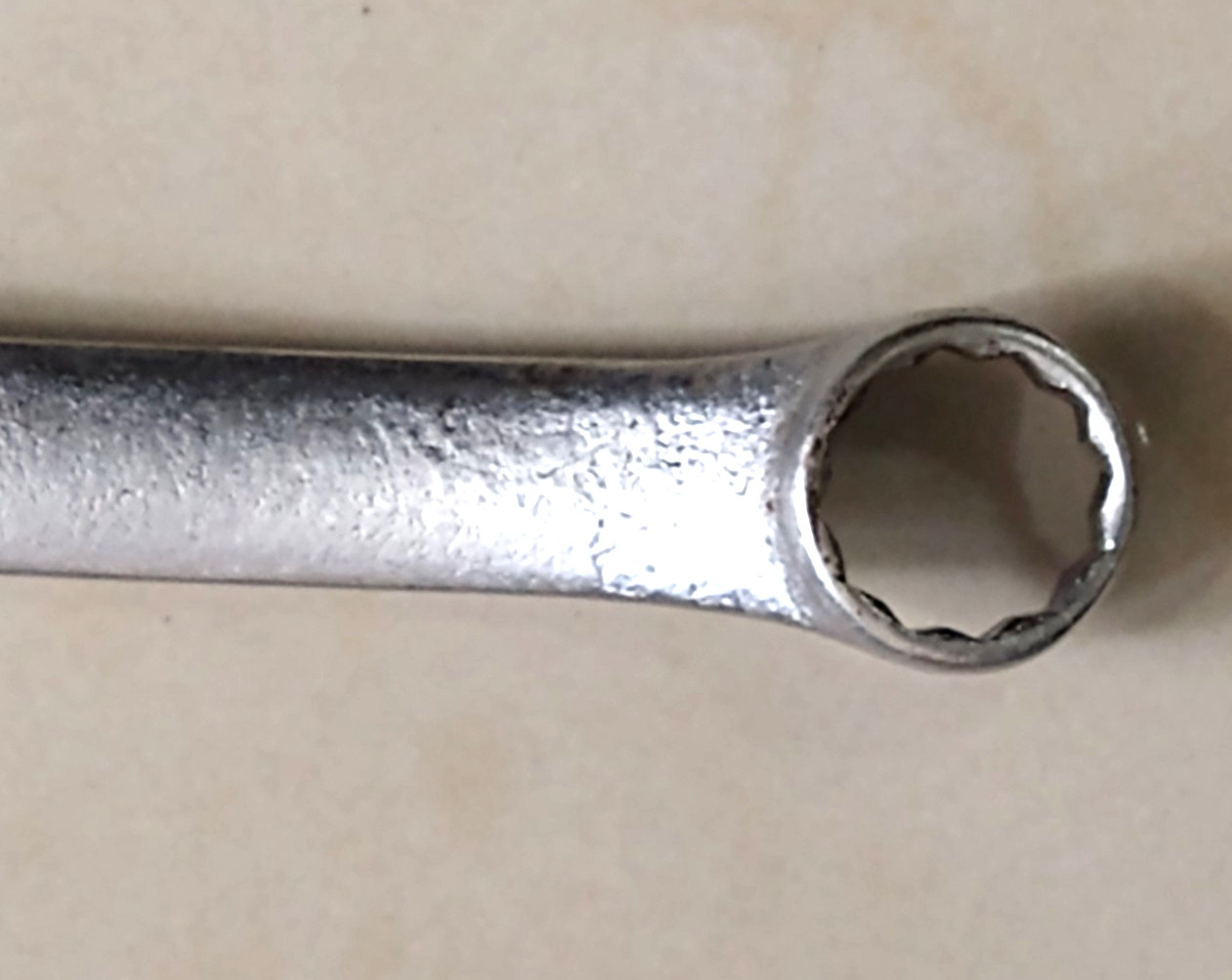 CRAFTSMAN TOOLS USA V, 1/2″ x 9/16″ DBL OFFSET BOX WRENCH, 8.6″ LONG, 12 POINT.