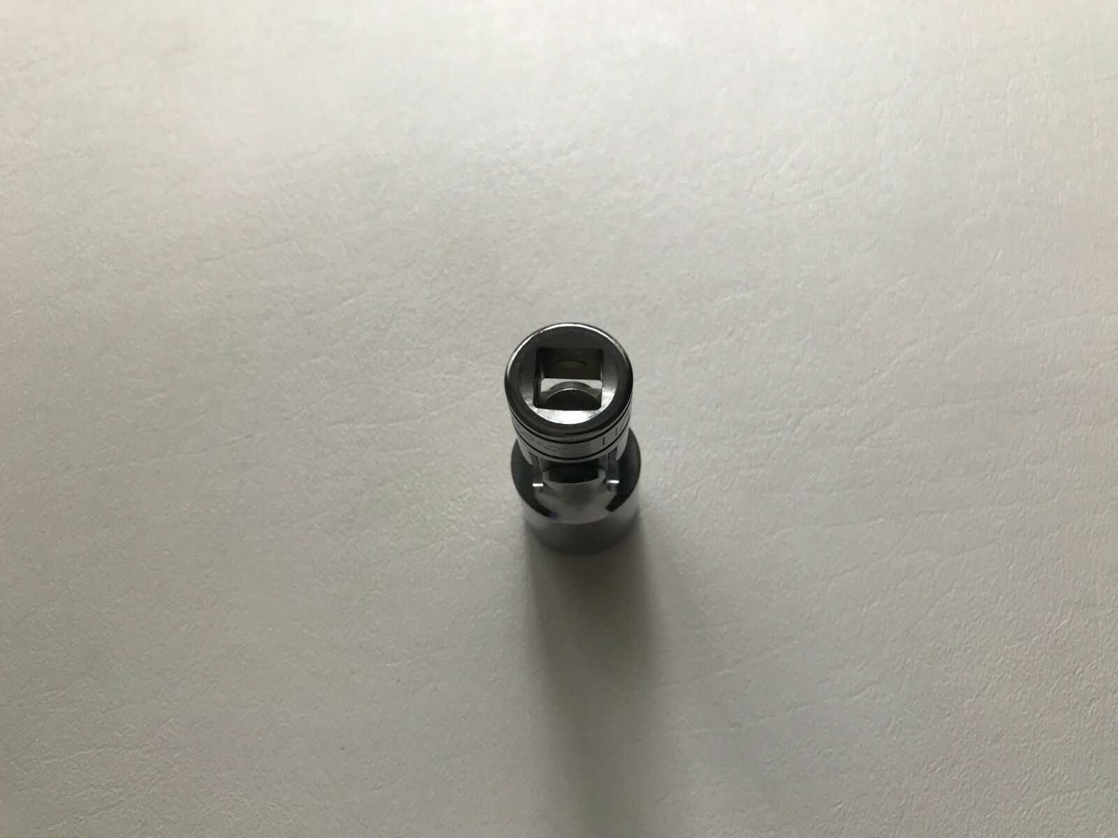 Snap-On Tools USA *NEW* 3/8″ Drive 11/16″ SAE Deep Chrome Swivel Socket FSU22