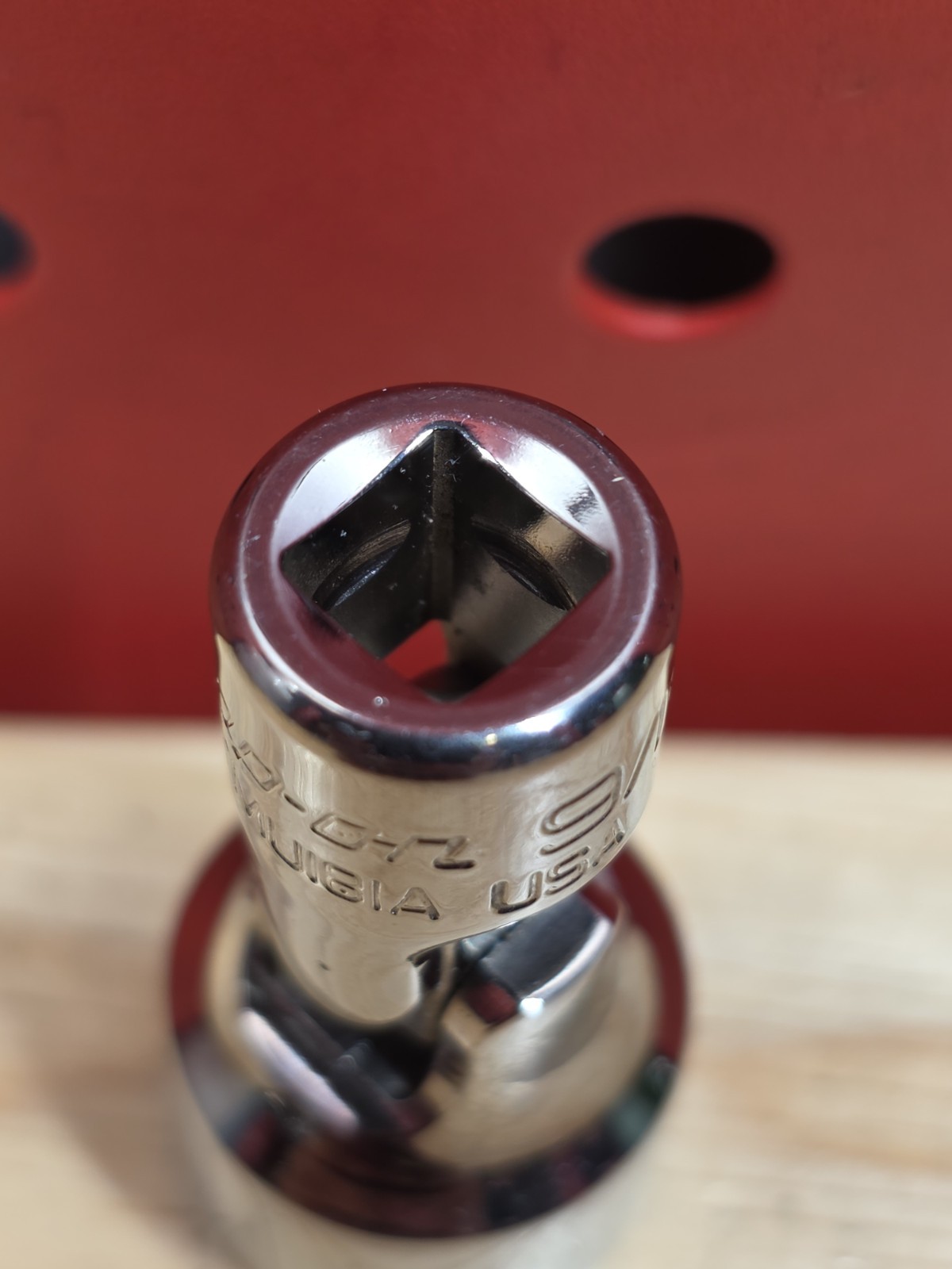 Snap-on Tools TMU181A 9/16″ SAE 1/4″ Drive 12-Point Universal Socket See Details
