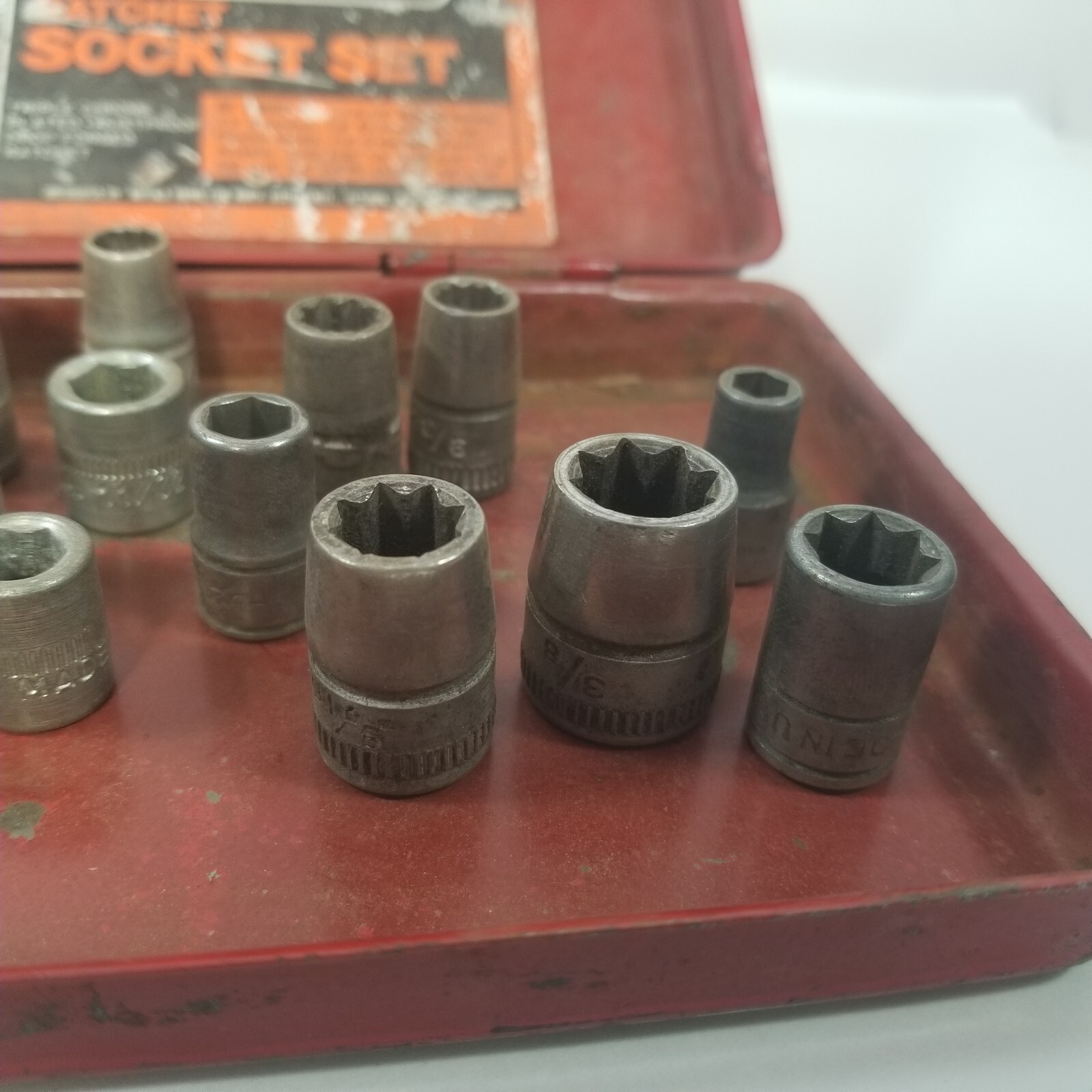 Vintage Buffalo Ratchet & Socket Set 17Piece 1/4″ Drive w/ Metal Case
