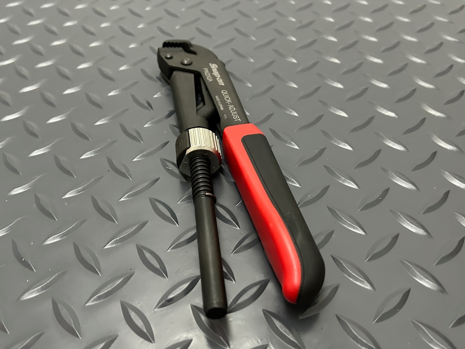 Snap-on Tools Red 8-5/8″ Soft Grip Quick Adjust Pliers Wrench PWZ0QA NEW