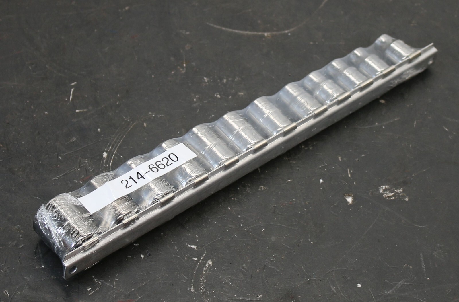 Caterpillar Tools 214-6620 12-Piece Socket Set 3/8 Drive Metric 8-19 mm 6-Point