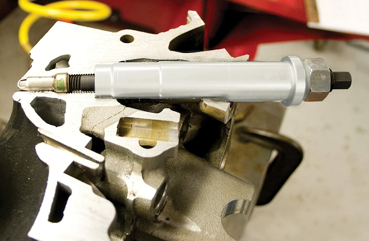 Lisle 65600 Broken Spark Plug Remover Tool for Ford Car Triton 3 Valve Engines