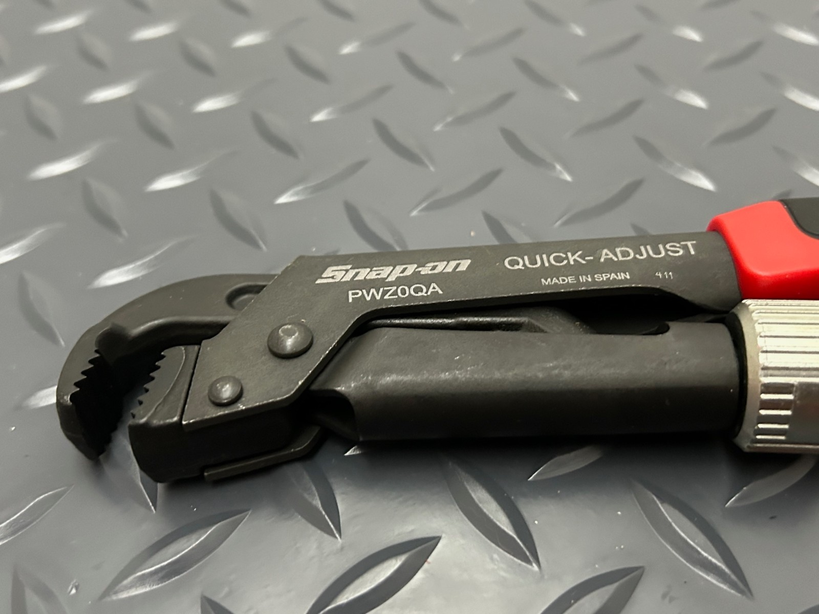Snap-on Tools Red 8-5/8″ Soft Grip Quick Adjust Pliers Wrench PWZ0QA NEW