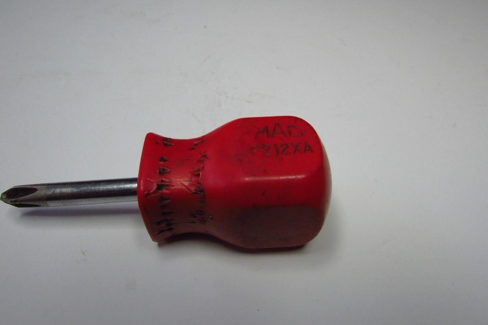 MAC TOOLS #2 PHILLIPS STUBBY SCREWDRIVER – RED – HARD HANDLE – P212XA