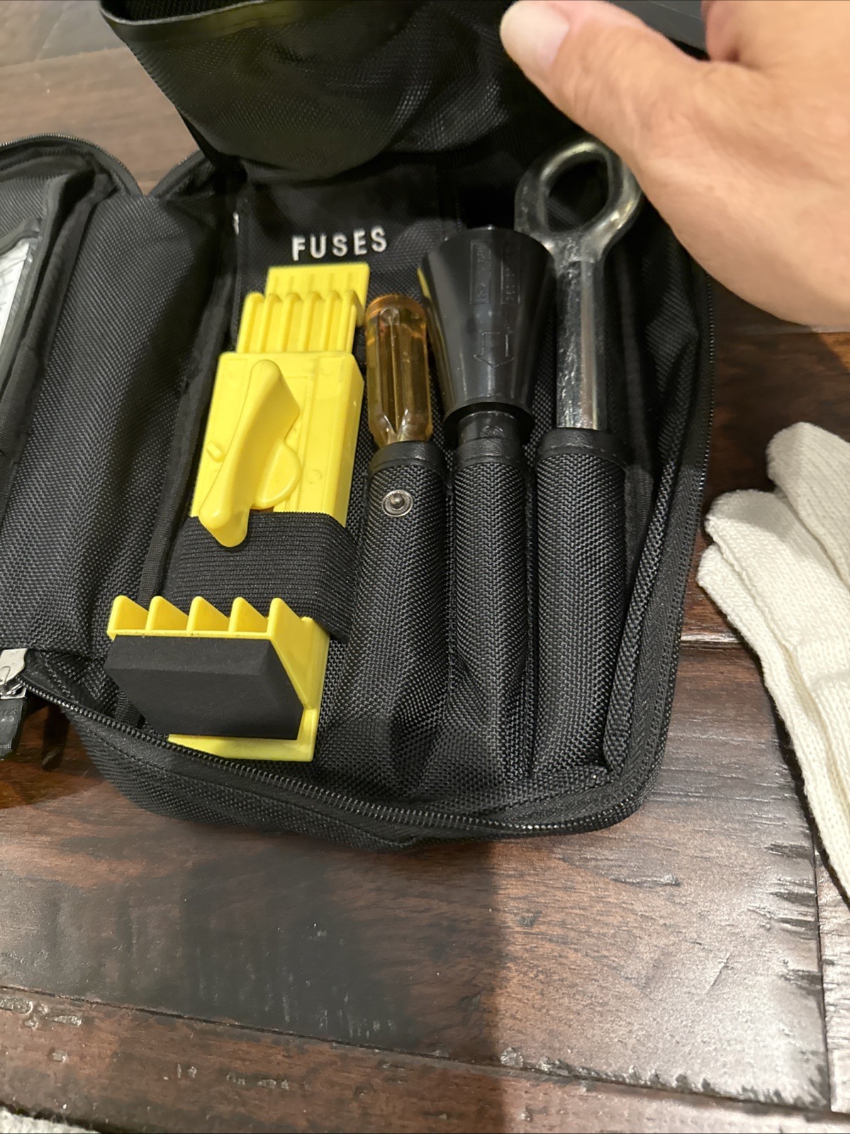 FERRARI 458 SPYDER OWNERS TOOL KIT IN EXCELLENT CONDITION
