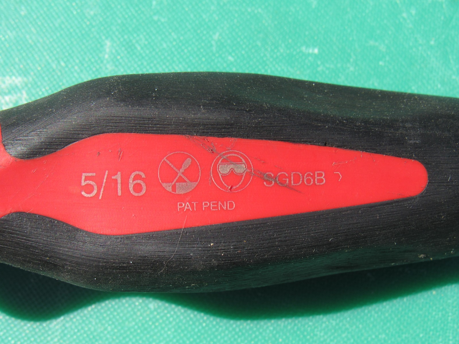 SNAP ON SGD6BR SGD6B RED BLACK HANDLE STRAIGHT / FLAT TIP / SLOTTED SCREWDRIVER