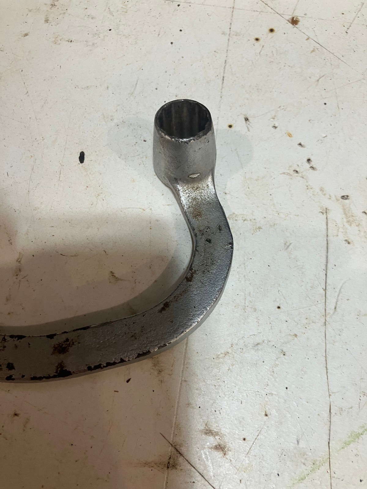 Snap on S9606 and S9608 1/2 in, 12point door hinge wrenches