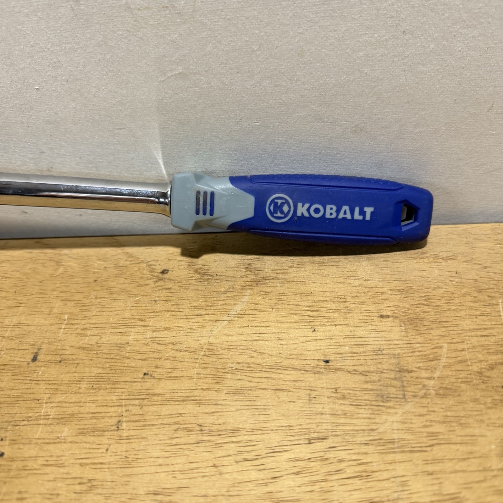 Kobalt 72 -Tooth 3/8-in Drive Flexible Head Ratchet 337323 18 Inch Handle