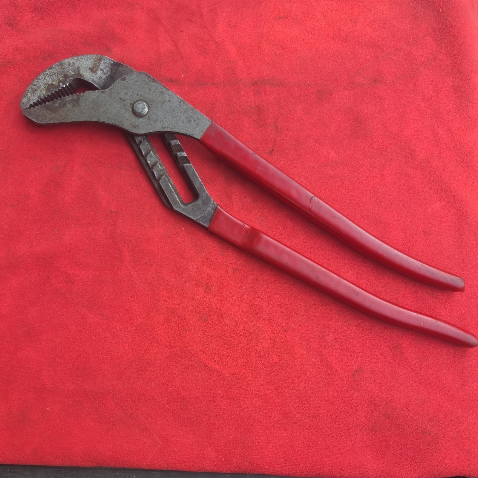 BLUE POINT CHN460 ADJUSTABLE JOINT PLIERS 16″ SERRATED T&G SLIP GRIPS Snap On