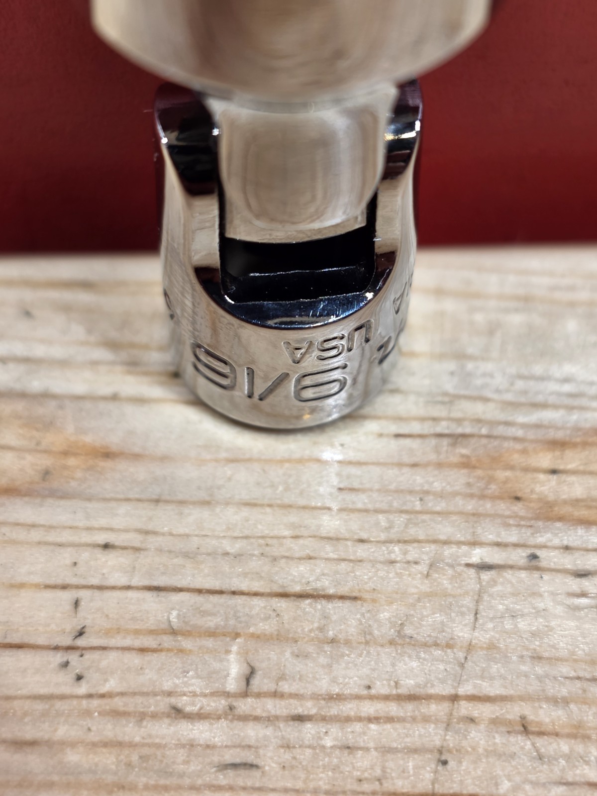 Snap-on Tools TMU181A 9/16″ SAE 1/4″ Drive 12-Point Universal Socket See Details
