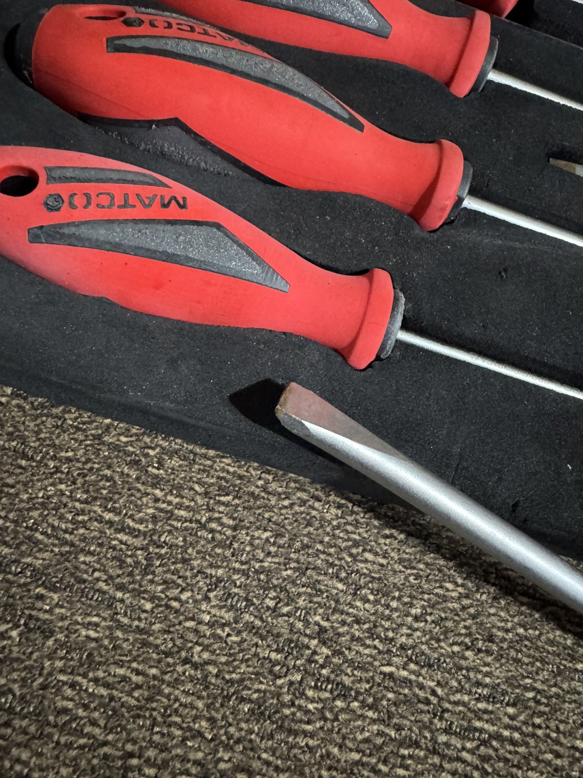Matco 10 PIECE TOP TORQUE II™ SCREWDRIVER SET – Red SSPCR10C *** ONE DAMAGED ***