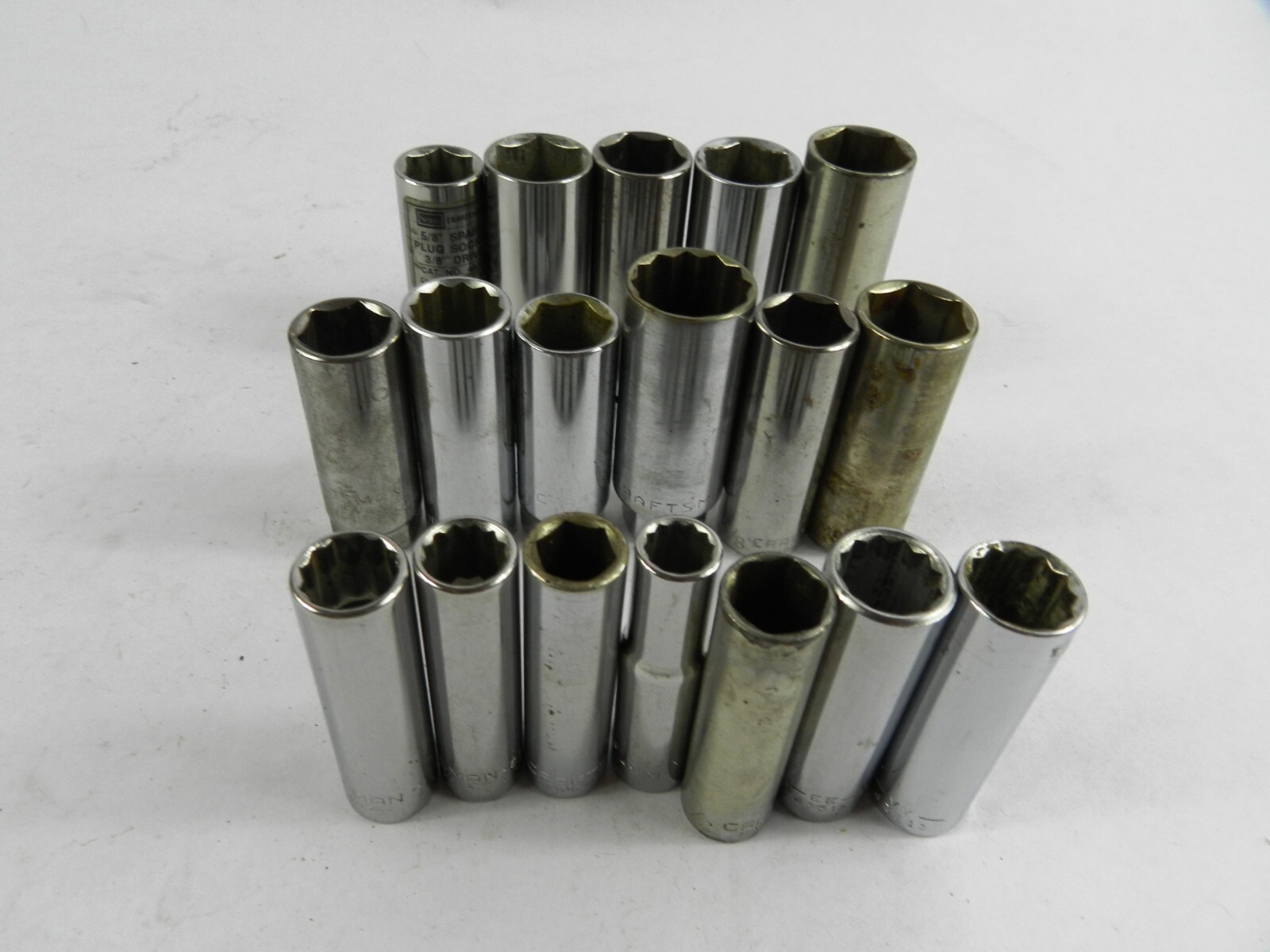 Lot (18) CRAFTSMAN 3/8 in Drive 13/16 – 3/8 in Standard Deep Well Sockets C323