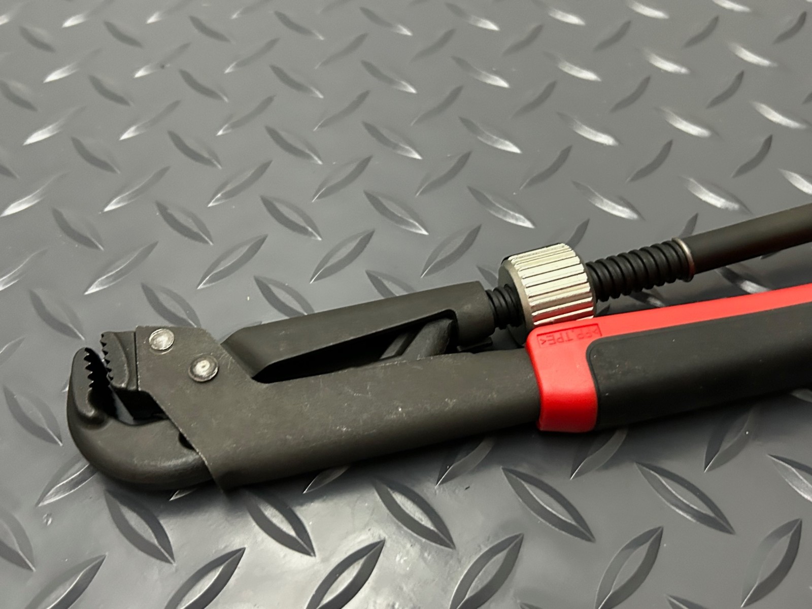 Snap-on Tools Red 8-5/8″ Soft Grip Quick Adjust Pliers Wrench PWZ0QA NEW