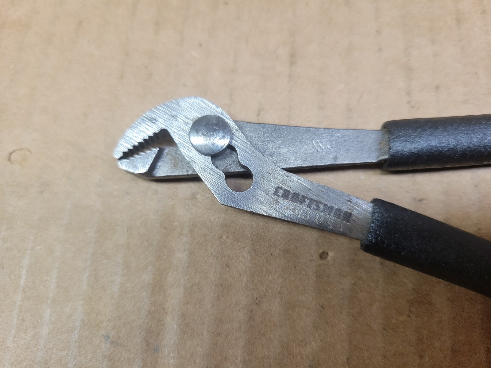 Craftsman 5-1/4″ Black Handle Comfort Grip Ignition Pliers