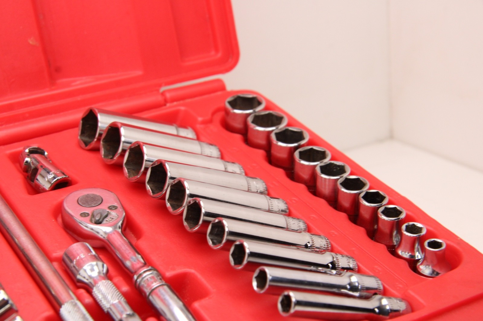 Snap-on 144TMPB 44 Piece 1/4″ Drive 6-Point Metric/ SAE General Service Set USA