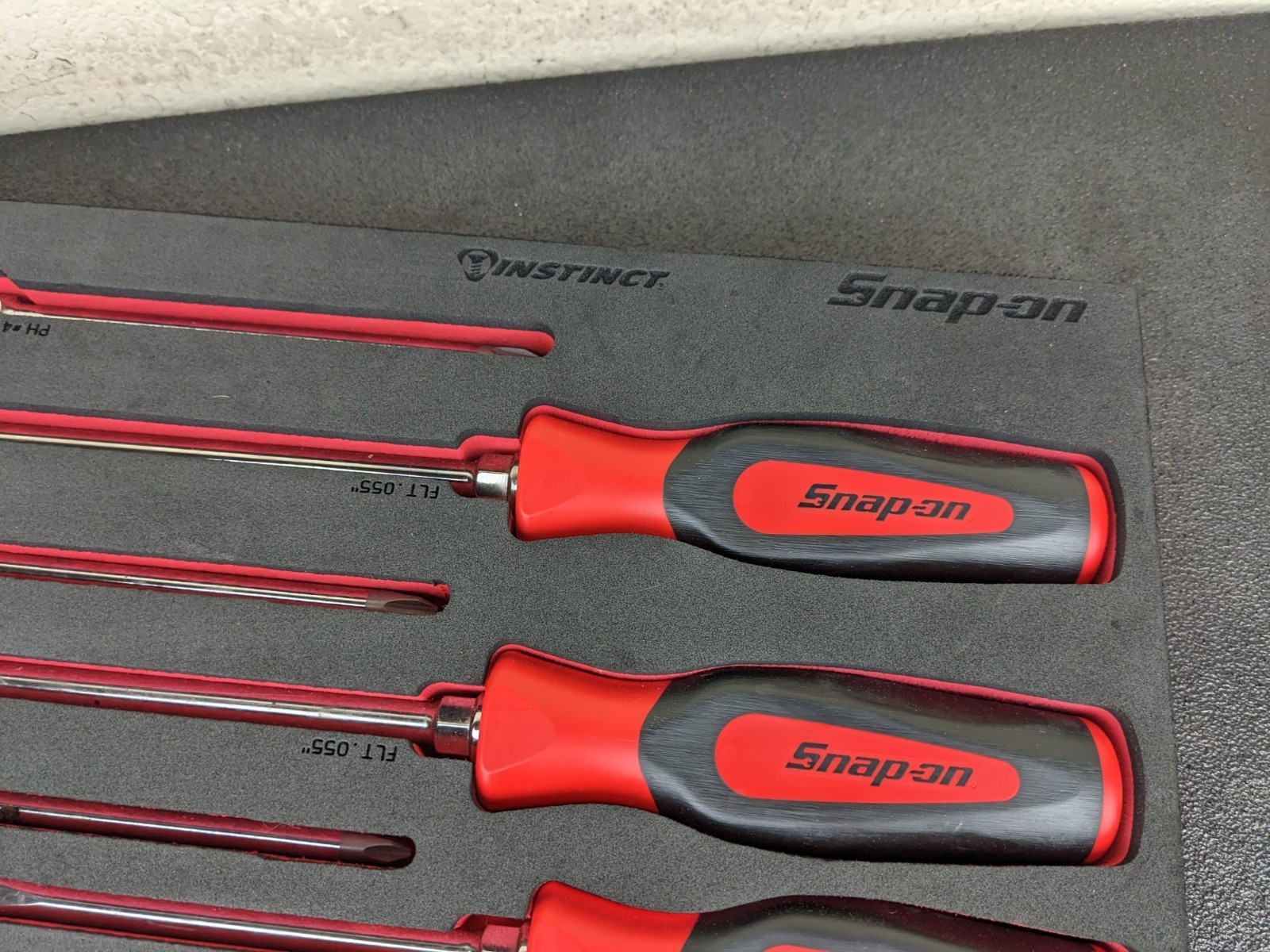 #bp421 Snap-On NEW Instinct Soft 16pc Screwdriver Set Pro-Fi Foam SGDX160BFR