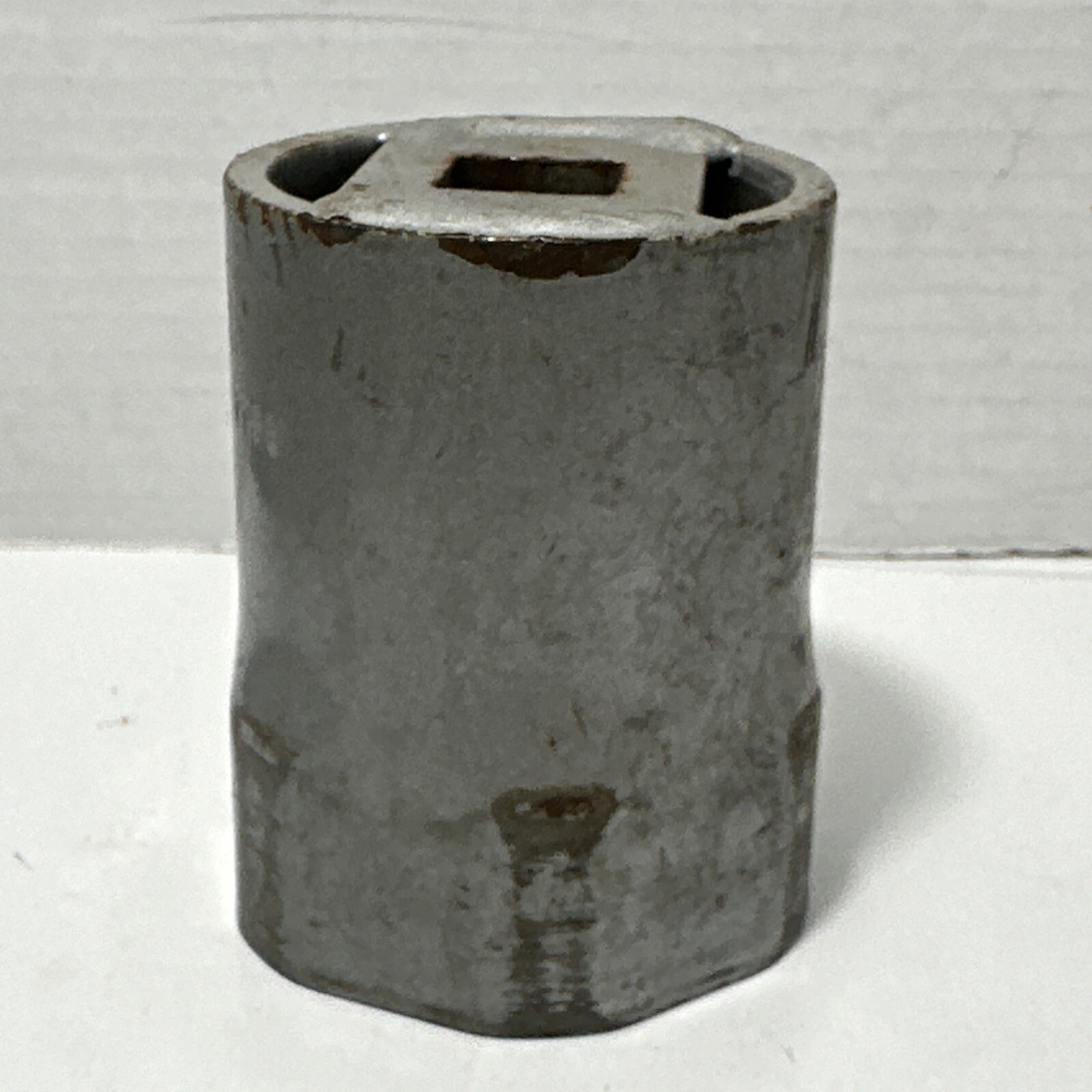 OTC 795 2- 1/2″ – 3/4″ Drive Axle Nut Socket Silver GUC