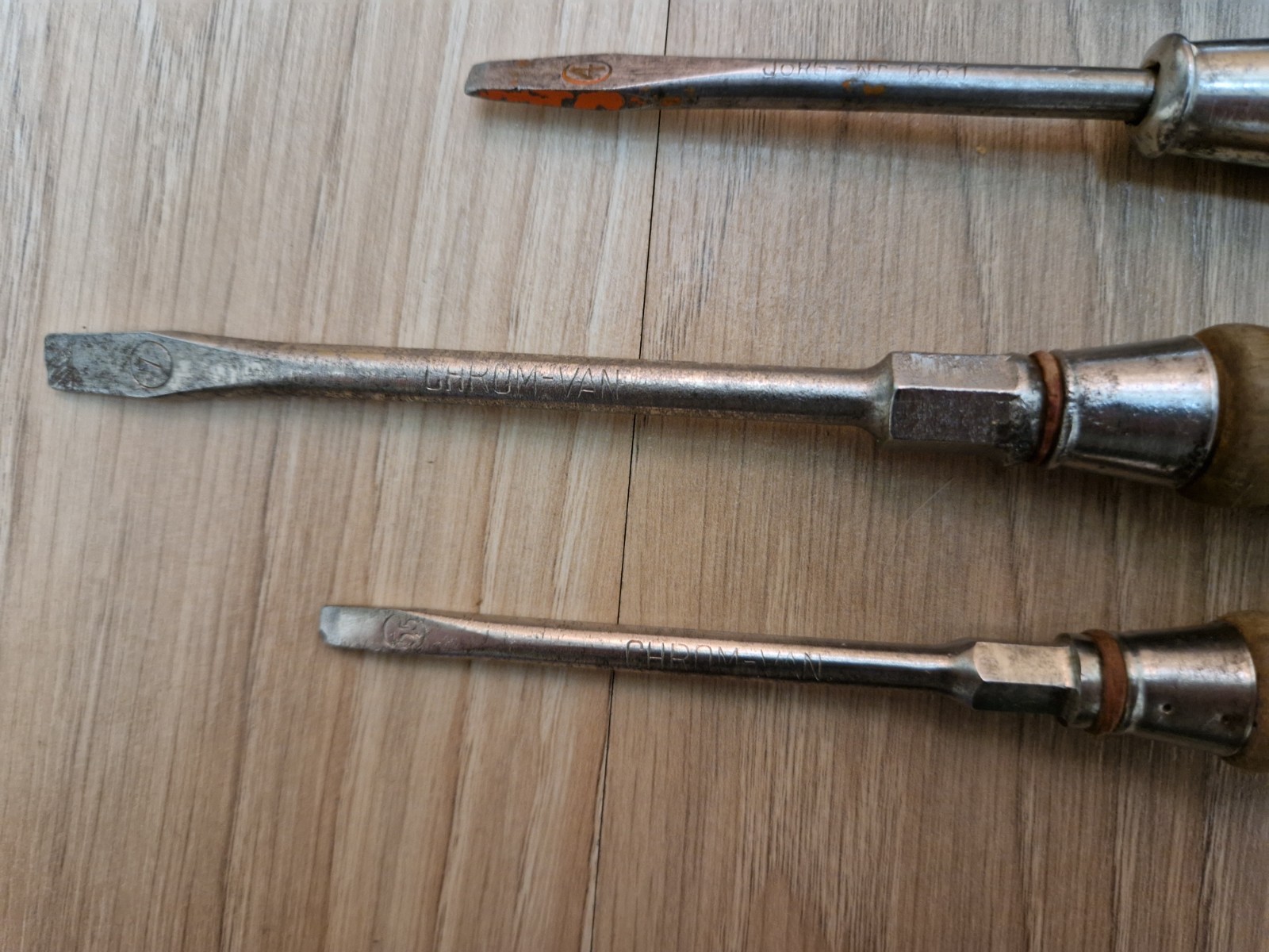 Jörg 1660 ; 1661 set of Flat wooden screwdrivers vintage